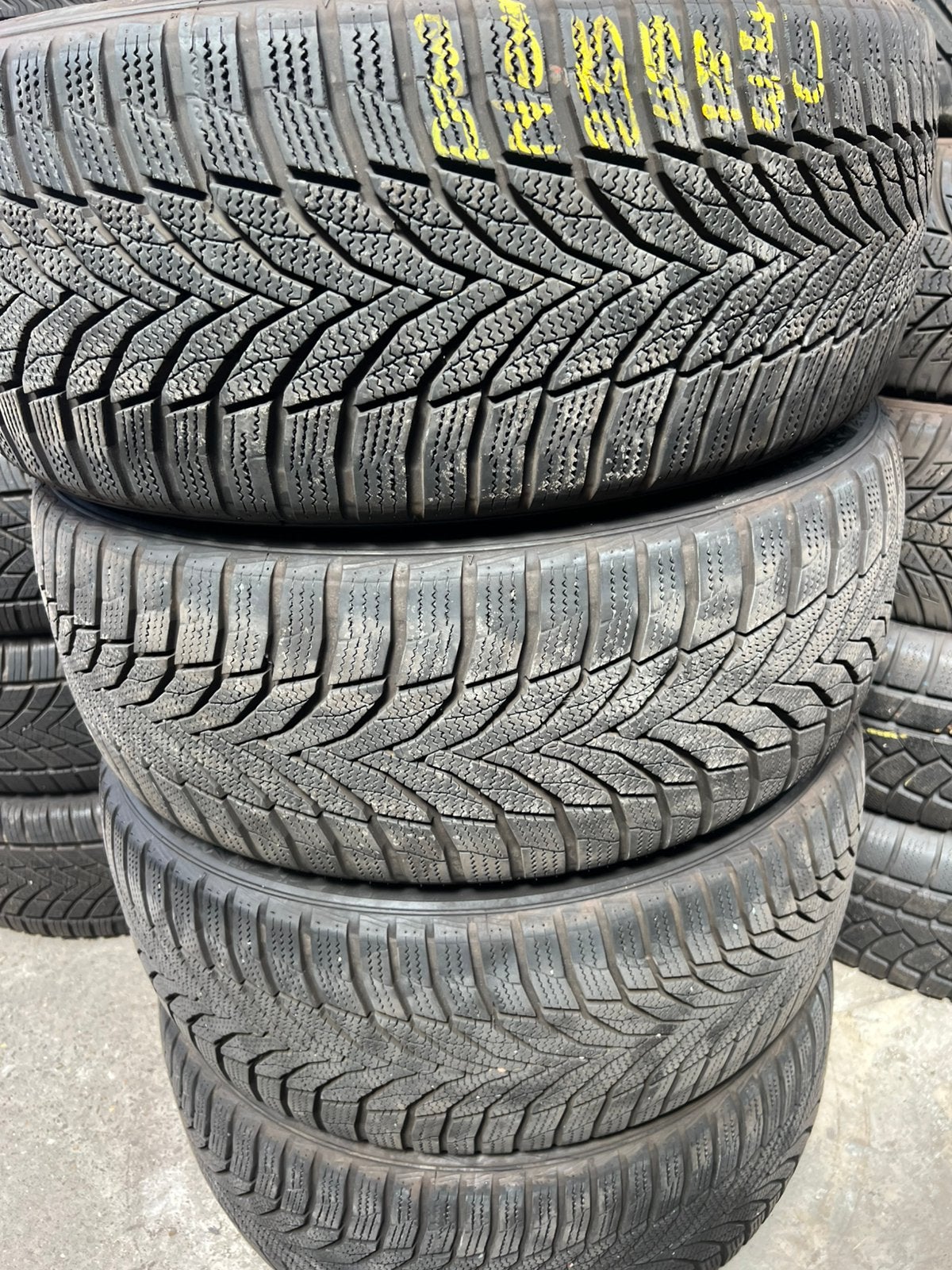 Nexen Demo Banden(7/8mm)235/45/18(98V), Ophalen, 18 inch, Nieuw, Winterbanden