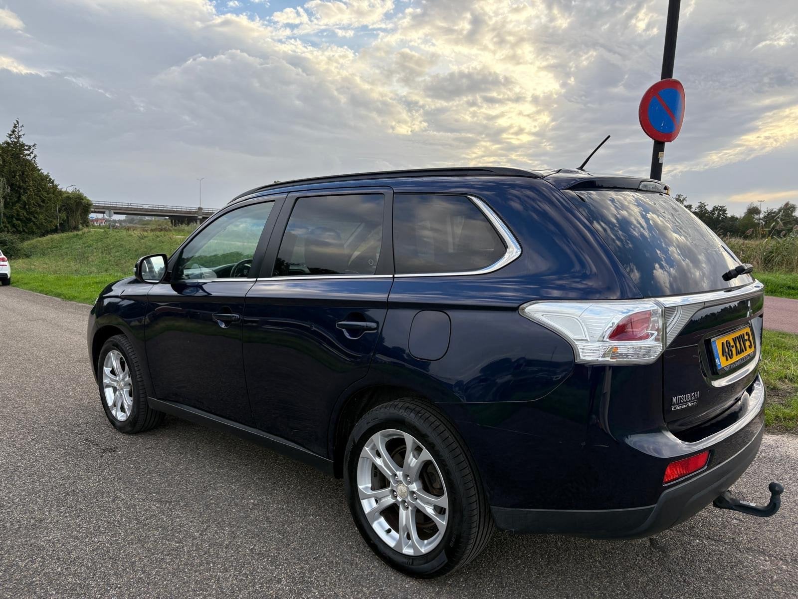 Mitsubishi Outlander 2.0 Intense+, Auto's, 15 km/l, 4 cilinders, 150 pk, Blauw