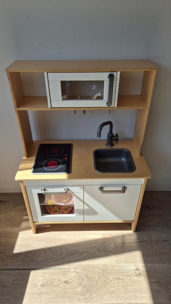 Ikea Duktig Speelkeuken met accessoires, Kinderen en Baby's, Speelgoed | Houten speelgoed, Ophalen, Gebruikt, Meubelstuk of Keukentje