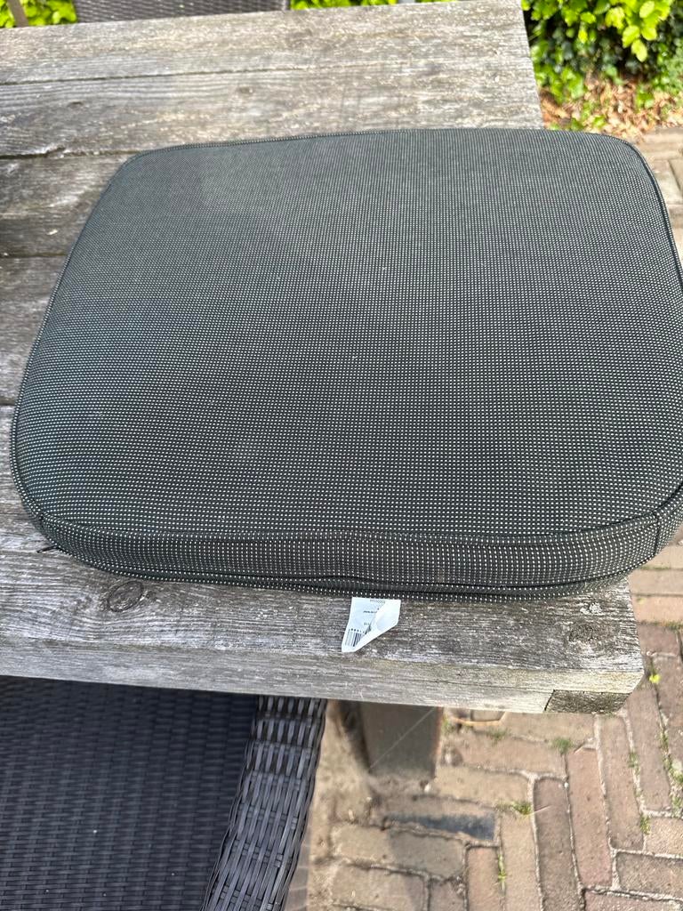 6 Madison Wicker Tuinstoelkussens 50x47 cm  Zwart, Tuin en Terras, Tuinmeubel-accessoires, Ophalen of Verzenden, Zo goed als nieuw
