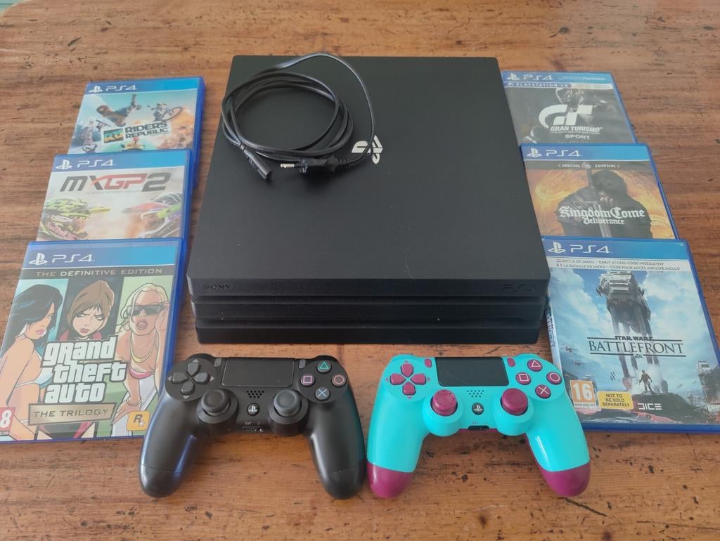 PS4 Pro 1TB met 2 controllers en 6 games, Ophalen, Zo goed als nieuw, Met 2 controllers, Pro