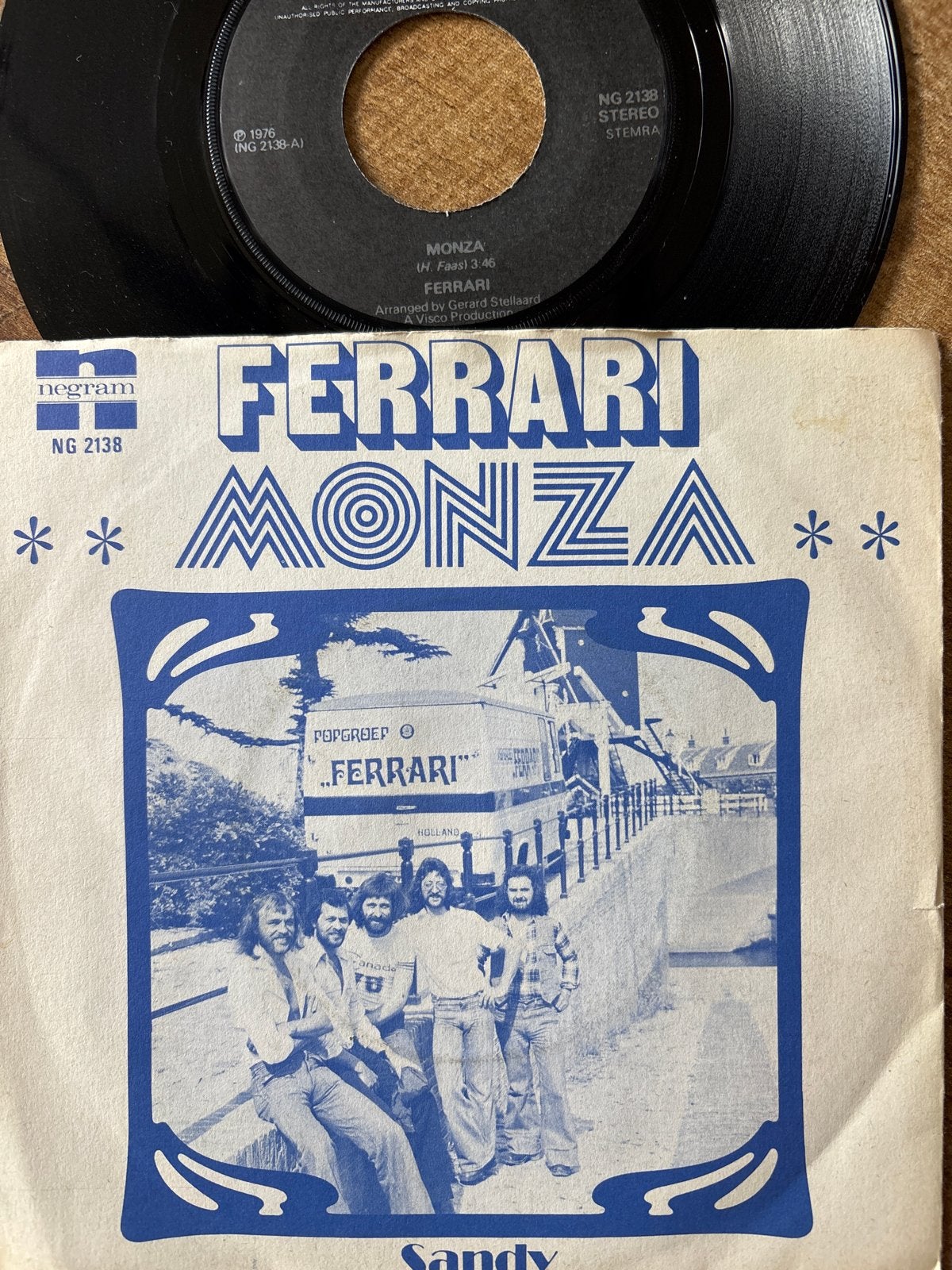 Ferrari - Monza / Sandy (7 inch vinyl single, 1976), Gebruikt, Originele persing, 7 inch, Ophalen of Verzenden
