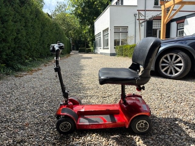 Opvouwbare rollator met 2 extra  batterijen, Diversen, Brommobielen en Scootmobielen, Gebruikt, 16 t/m 25 km, 11 t/m 15 km/u, Ophalen