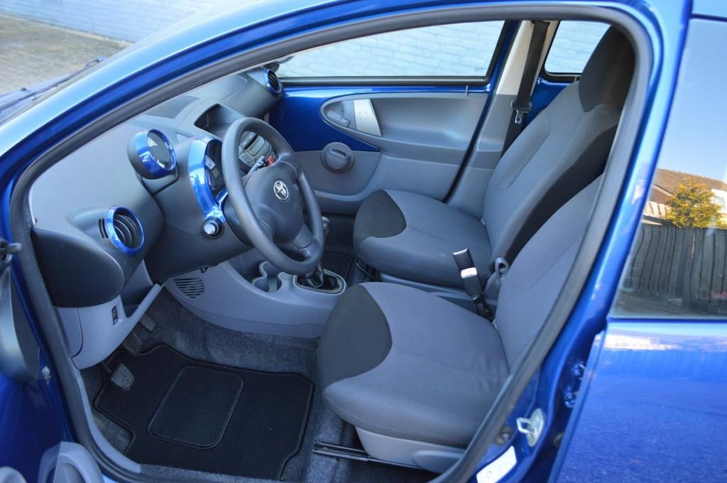 Toyota Aygo 1.0-12V + Airco 5Drs Stuurbekrachtiging Jaar Gar, Voorwielaandrijving, Stof, Gebruikt, 68 pk