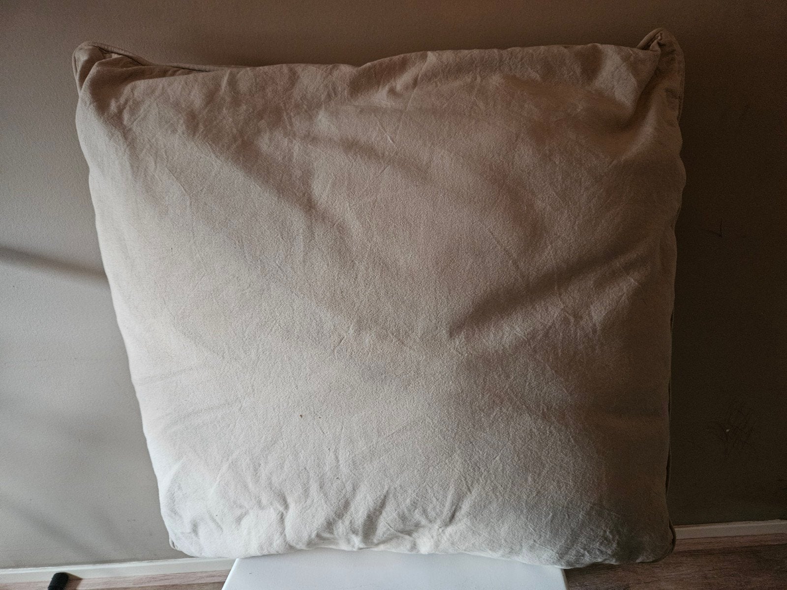 gratis af te halen, grote kussen 60x60, Ophalen, Gebruikt, Vierkant