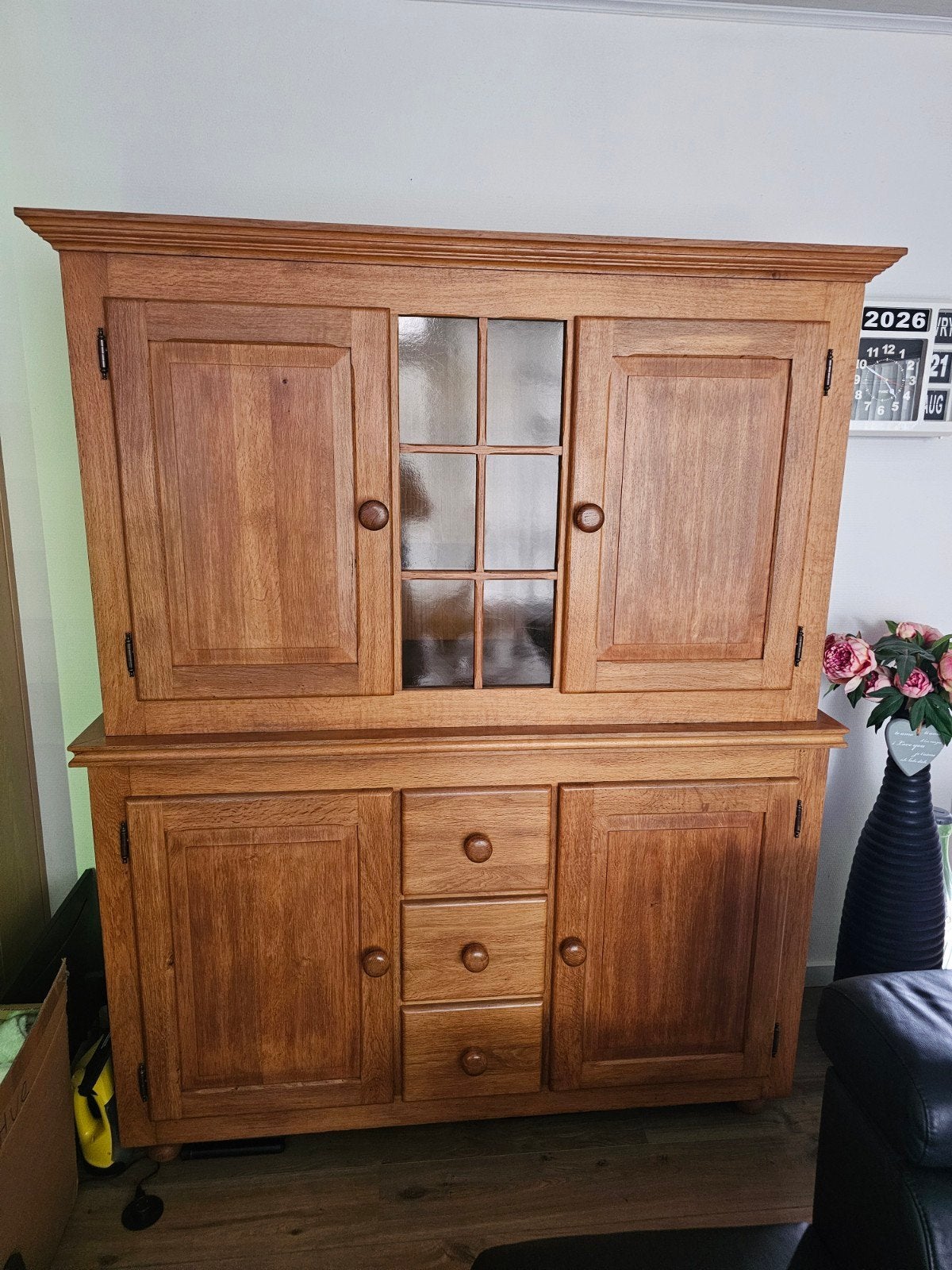 massief eiken kast met 4 deuren 3 laden en vitrine deel....., Ophalen, Gebruikt, 150 tot 200 cm, Eikenhout