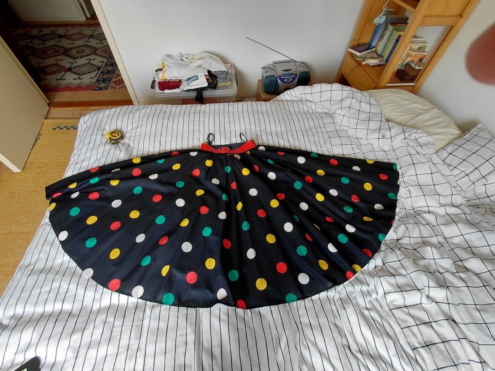 Zwarte cirkelrok met gekleurde bollen, maat 34, Kleding | Dames, Rokken, Zwart, Ophalen of Verzenden, Zo goed als nieuw, Maat 34 (XS) of kleiner