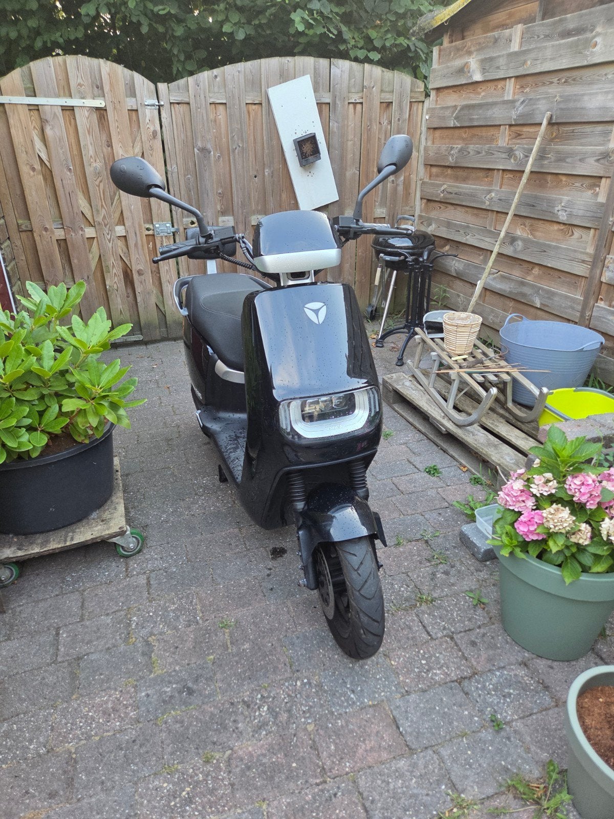 Yadea E8S | NIEUWE ACCU | 3.575 km | Zeer netjes, Elektrisch, Zo goed als nieuw, Ophalen, Overige merken