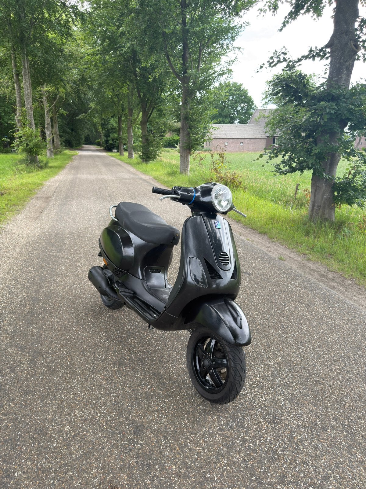 Vespa LX/S 150cc lc BROM, Fietsen en Brommers, Scooters | Vespa, Ophalen, Maximaal 45 km/u, Zo goed als nieuw, Benzine
