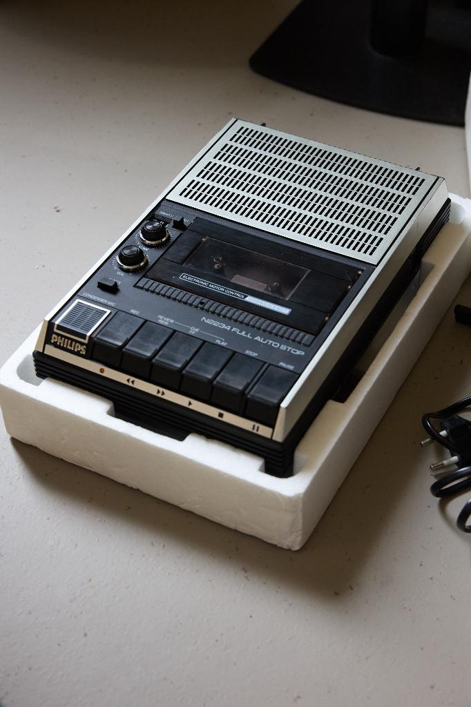 Philips N2234 Cassette recorder incl. doos, Ophalen of Verzenden, Enkel, Philips