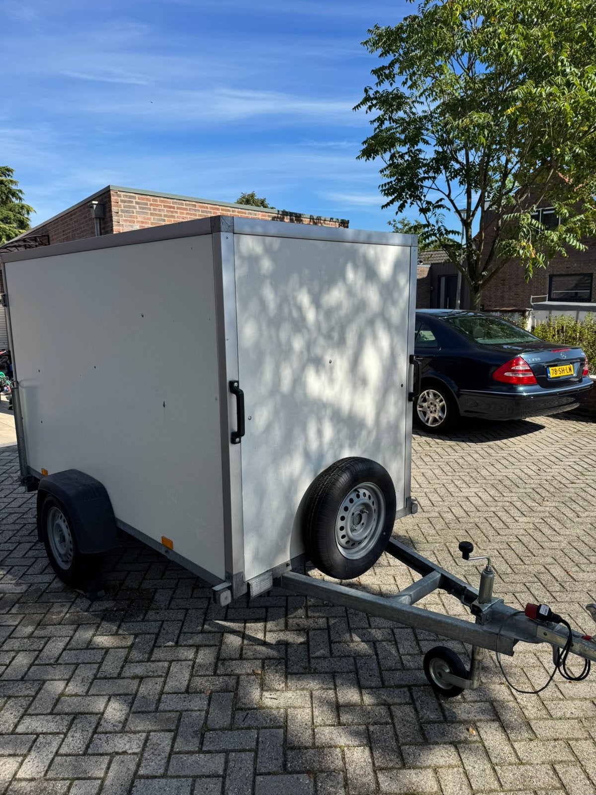 Gesloten aanhanger - Ideaal voor transport of kart rijders, Ophalen, Gebruikt