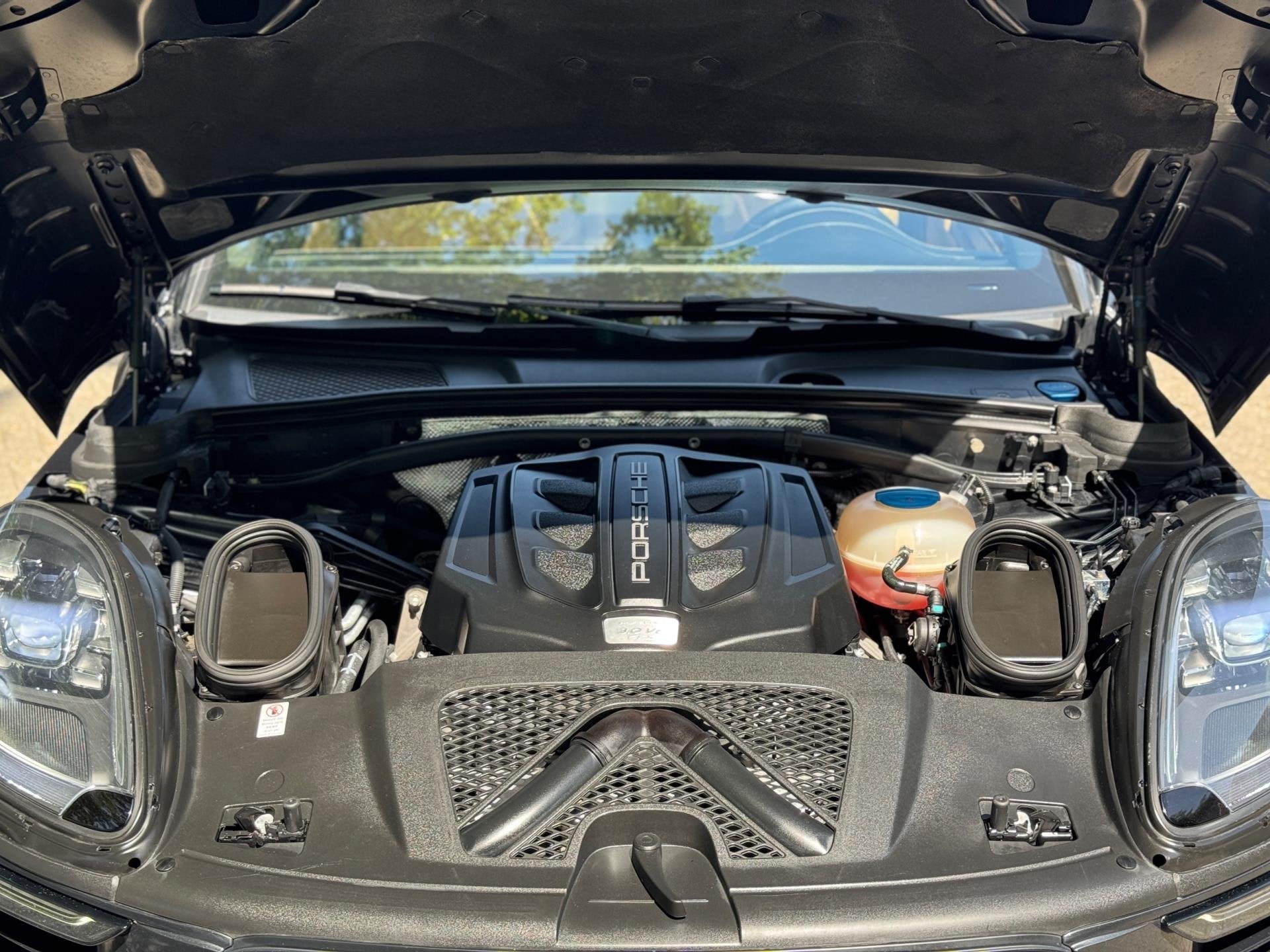 Foto 36 van Porsche Macan 3.0 GTS Burmester ACC Pano Cognac L Chrono Vol