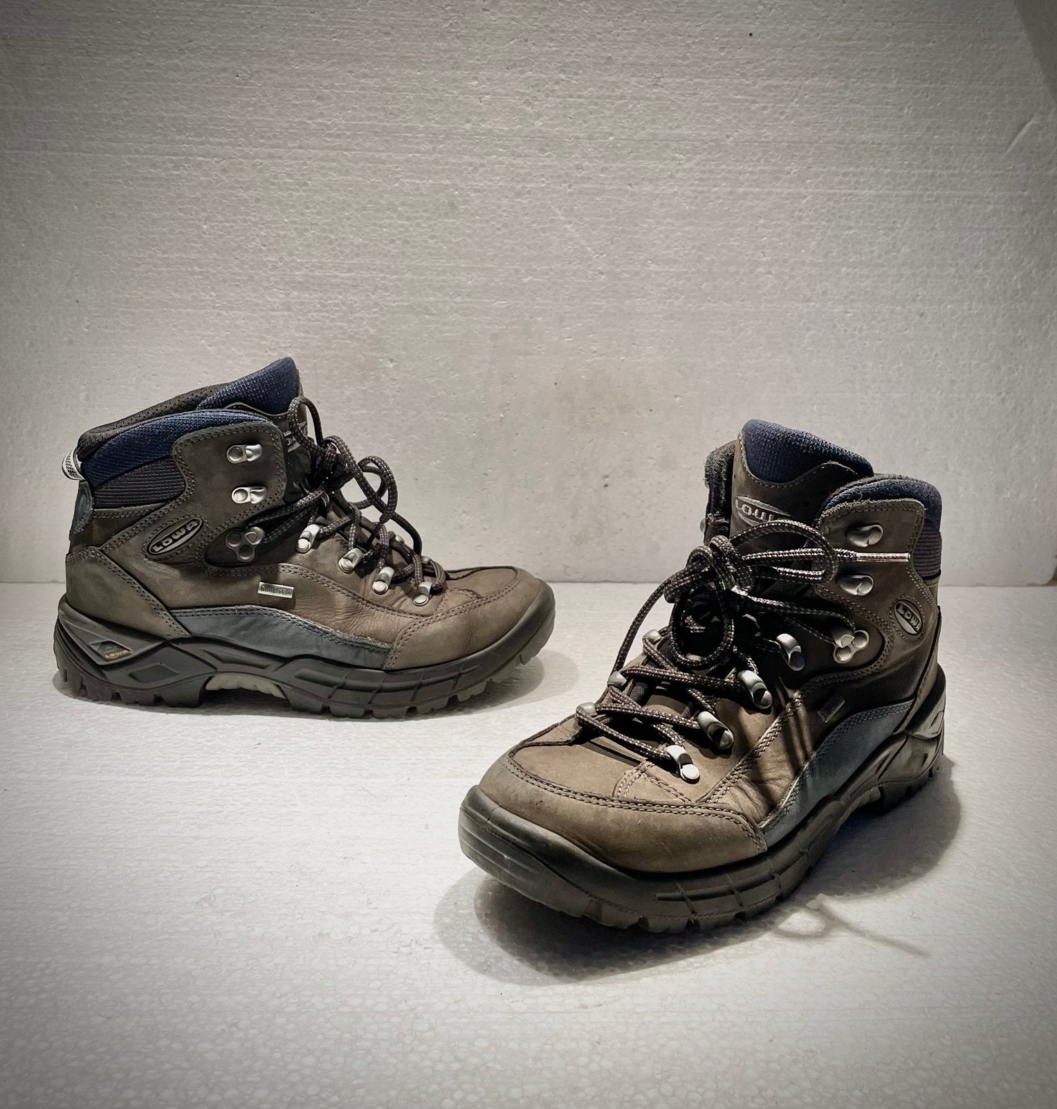 Lowa Renegade Goretex wandelschoenen bergschoenen 39 UK 5,5, Ophalen of Verzenden, Zo goed als nieuw, Wandelschoenen
