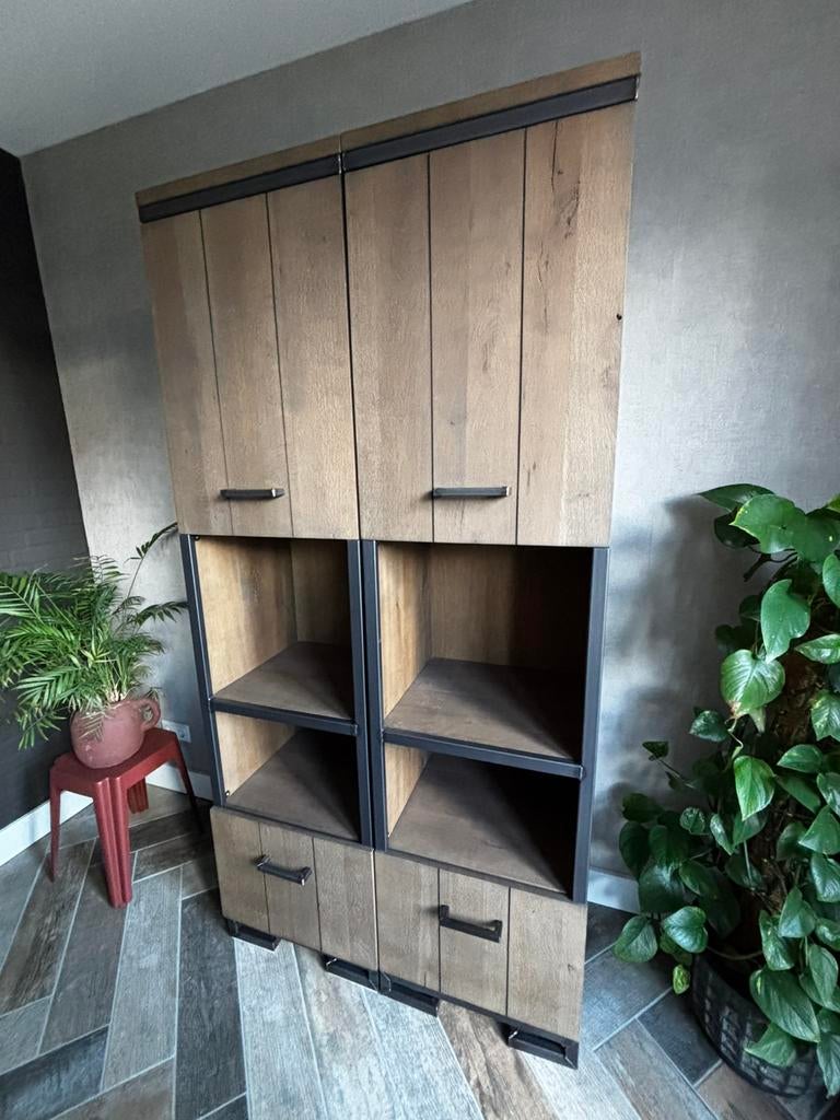 Hoge kast(en) bruin met grijs staal, Huis en Inrichting, Kasten | Boekenkasten, Ophalen, Zo goed als nieuw, 25 tot 50 cm, 200 cm of meer