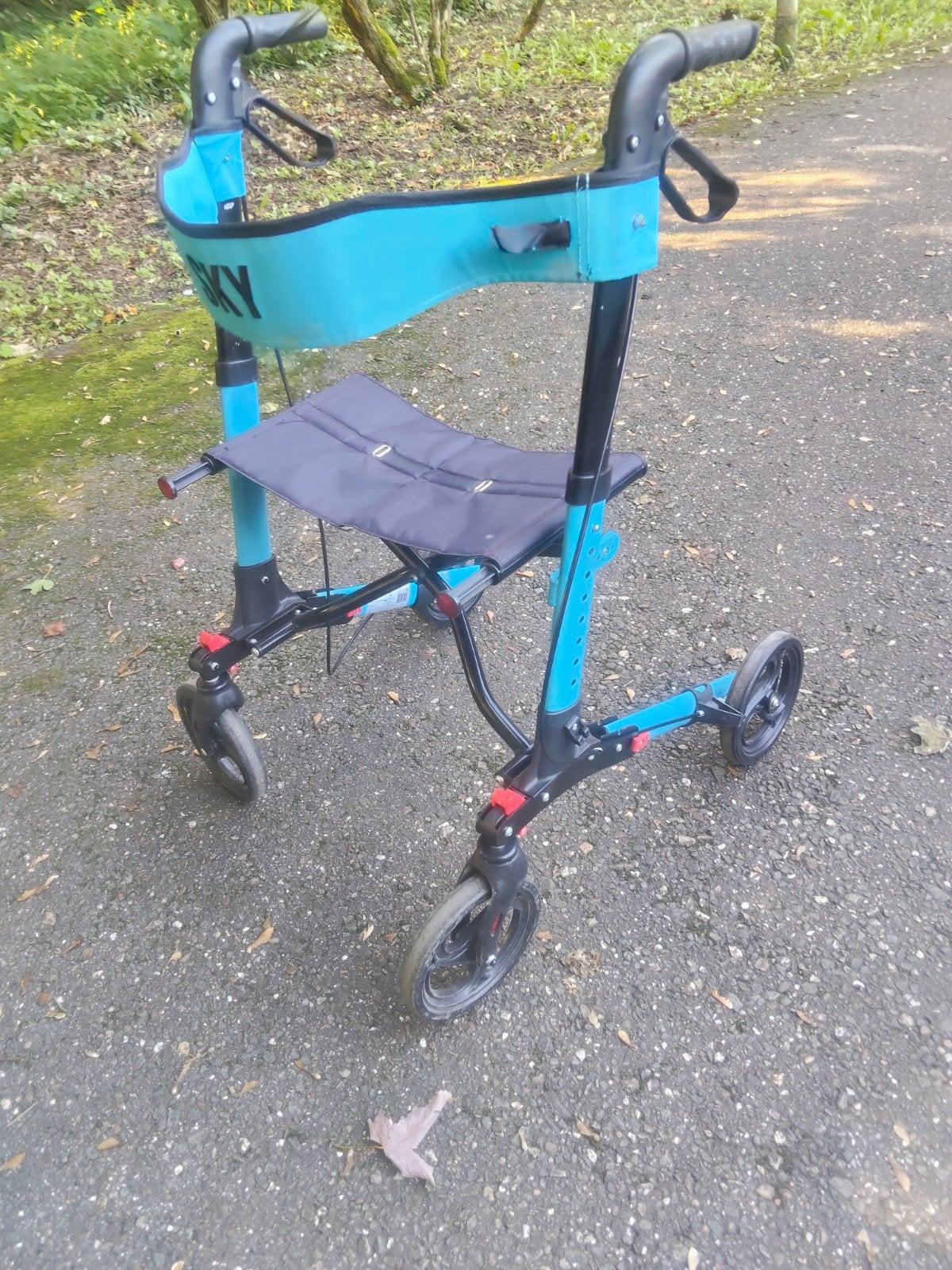 MULTIMOTION SKY ROLLATOR.  OPVOUWBAAR. HEEL SIMPEL, Ophalen, Opvouwbaar