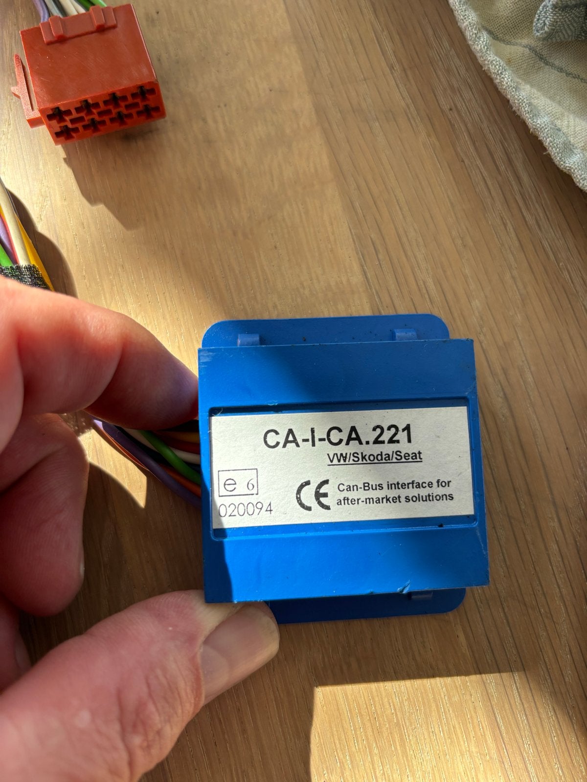 Parrot MKi9200 Bluetooth Carkit met UNIKA en Can-Bus, Auto diversen, Carkits, Gebruikt, Ophalen