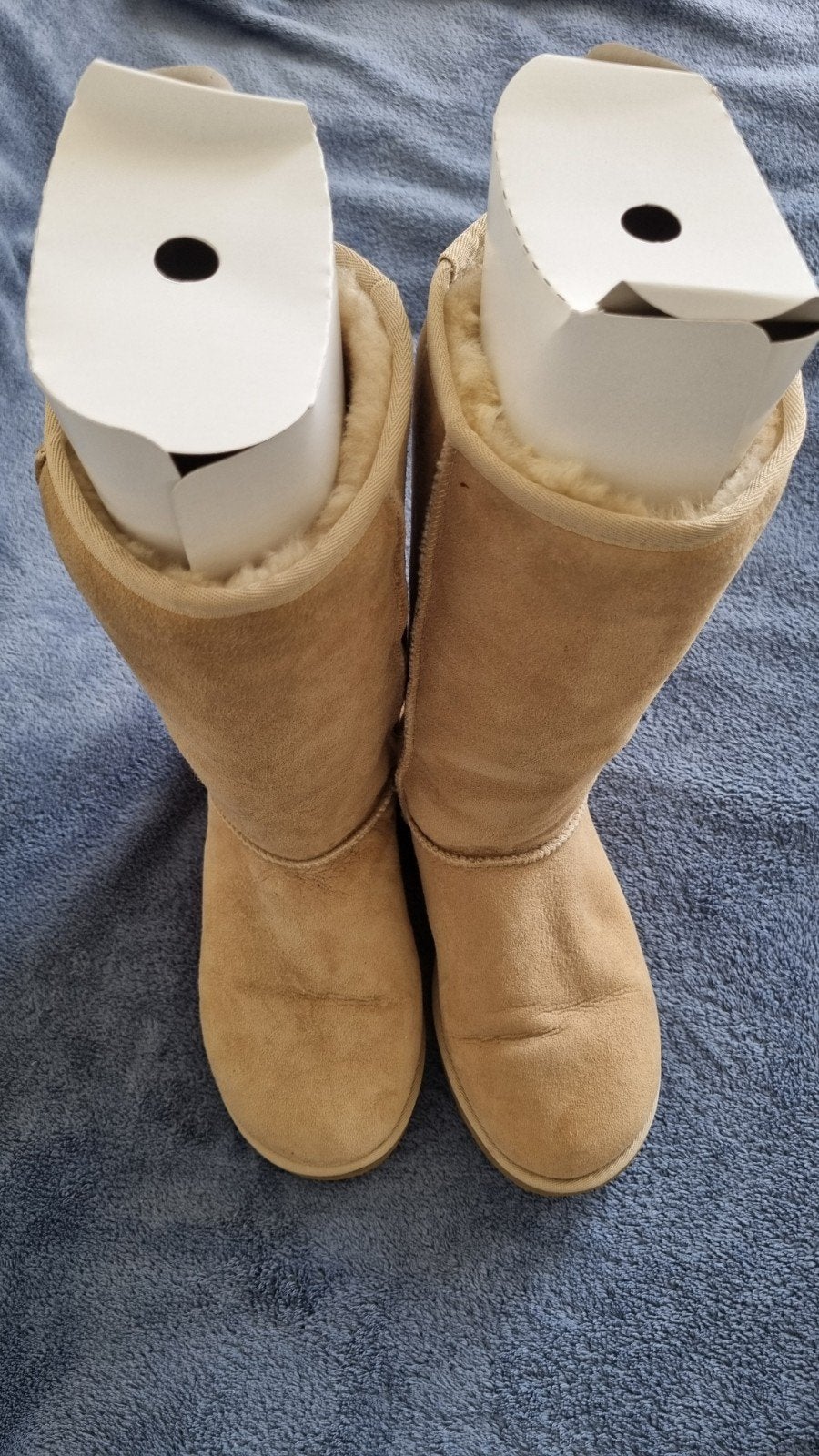 Uggs laarzen met cleaning kit - Zo goed als nieuw, Hoge laarzen, UGG, Beige, Ophalen of Verzenden