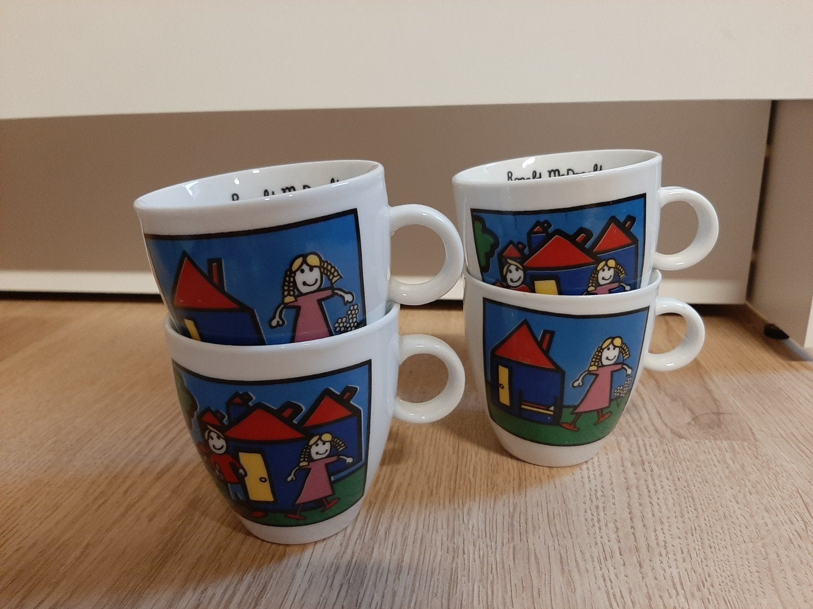 Ronald Mcdonald VII kinderstad koffie kopjes, Huis en Inrichting, Keuken | Servies, Ophalen of Verzenden, Overige stijlen, Kop(pen) en/of Schotel(s)