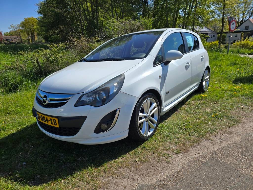 Opel Corsa 1.6 Turbo GSI 5D 2011 Wit nieuw apk, Auto's, Opel, Voorwielaandrijving, Zwart, 4 cilinders, Wit