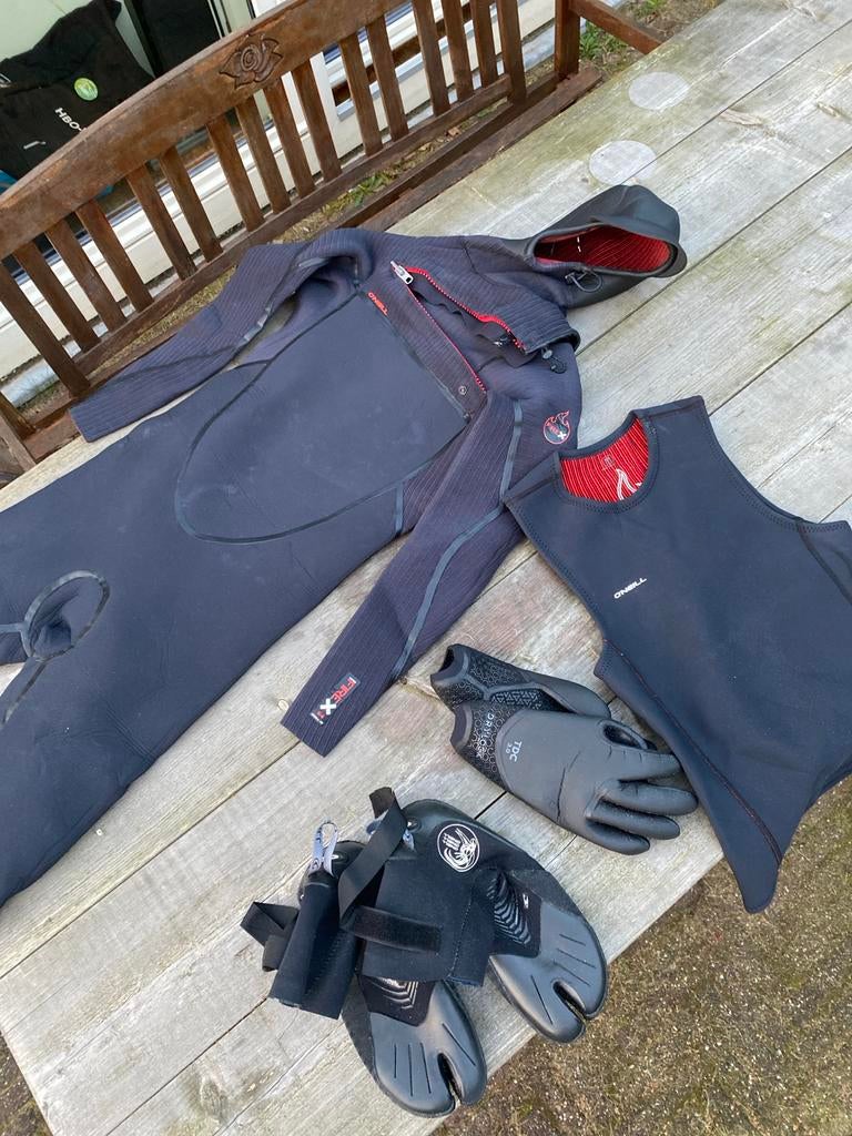 Compleet O'Neill Wetsuit Set: Pak, Hood, Vest, Schoenen, +, Ophalen of Verzenden, Zo goed als nieuw, Heer, Wetsuit
