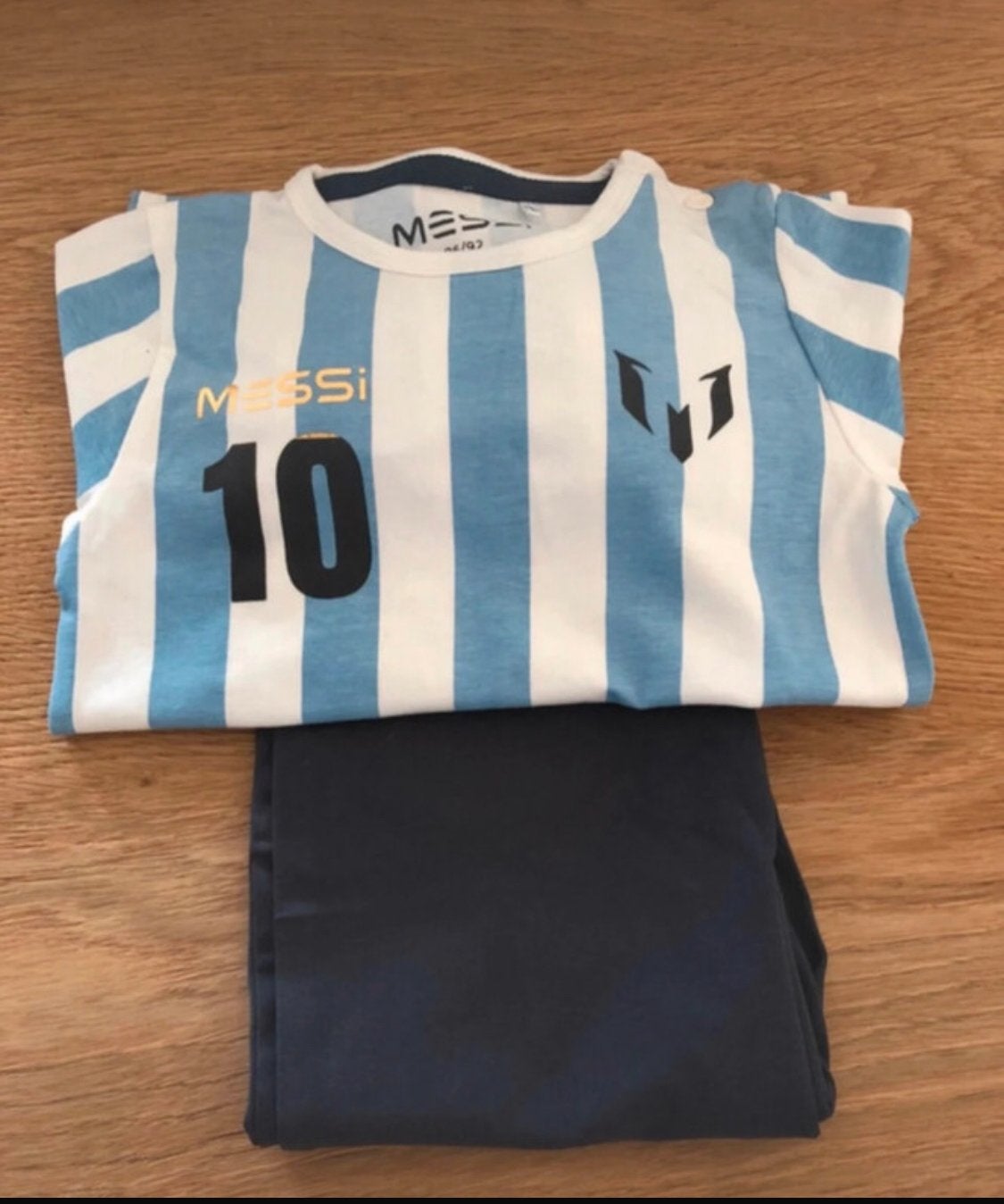 Nieuw Messi pyjama maat 86/92, Kinderen en Baby's, Kinderkleding | Kinder-kledingpakketten, Ophalen of Verzenden, Nieuw, Maat 92