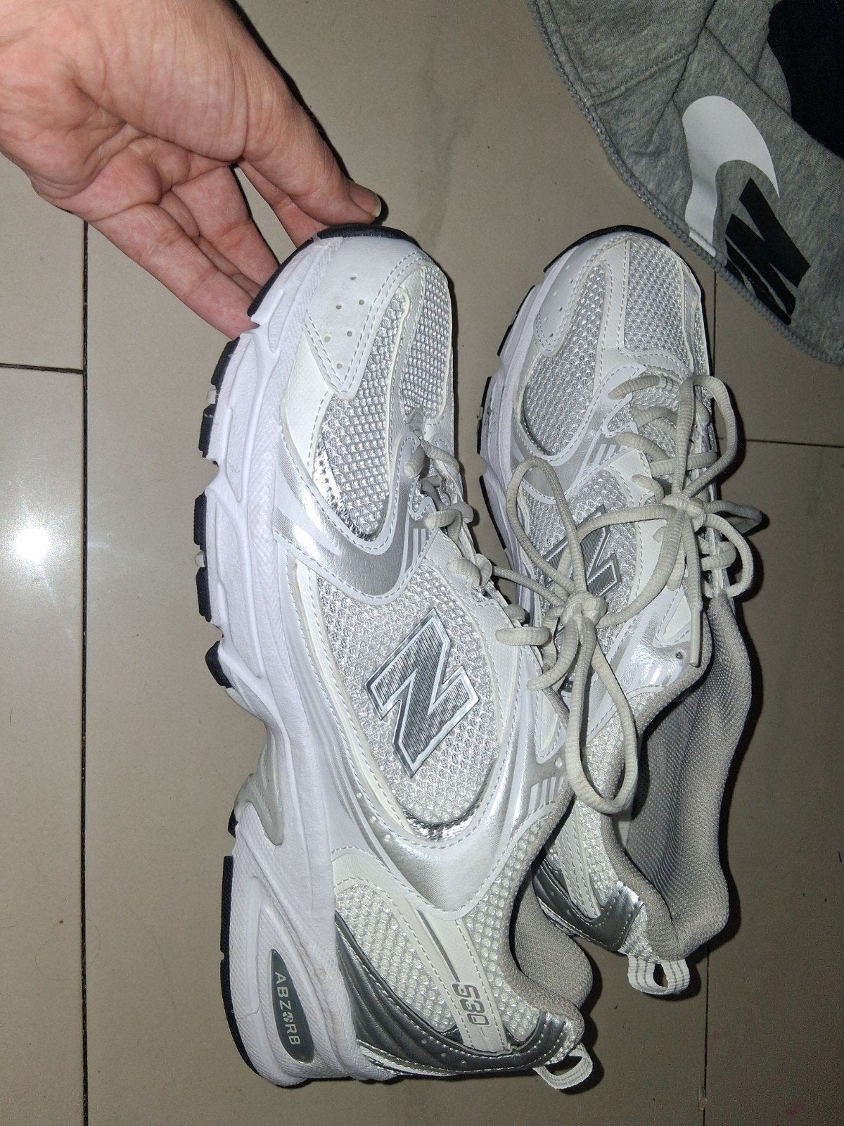 New Balance 530 Sneakers Wit/Zilver, Kleding | Dames, Schoenen, Ophalen of Verzenden, Zo goed als nieuw, Wit, Sneakers of Gympen