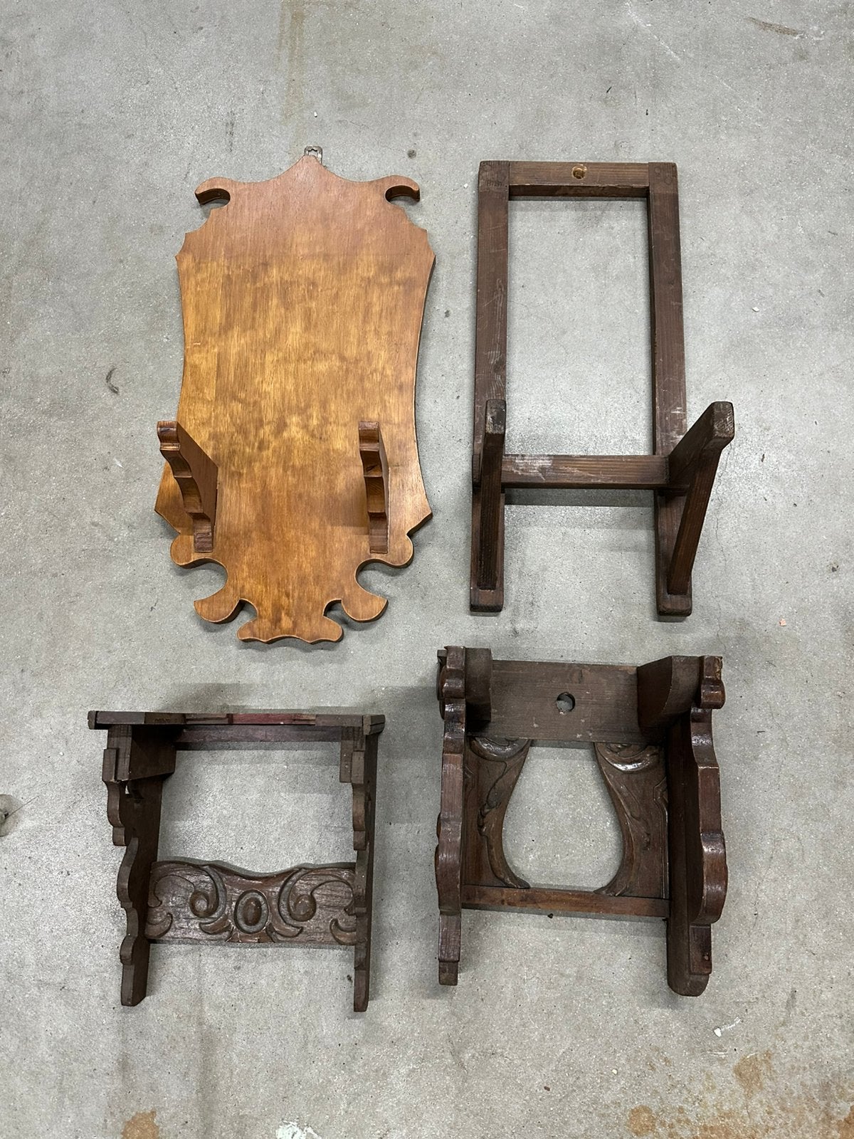Ophanghing 4 stuks hout voor comtoise klok, Ophalen