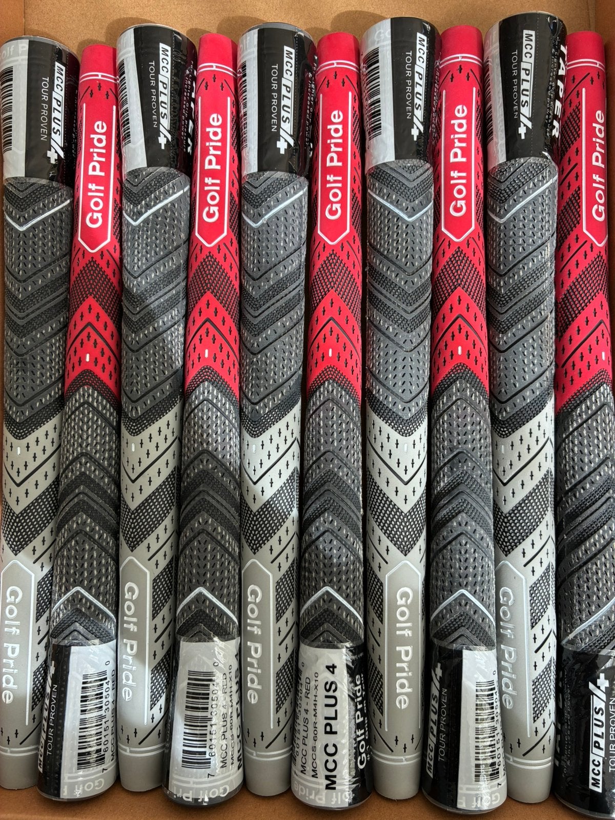Golf Pride MCC Plus4 MEDIUM/STANDARD ROOD of GRIJS golfgrip, Ophalen of Verzenden, Nieuw, Overige typen