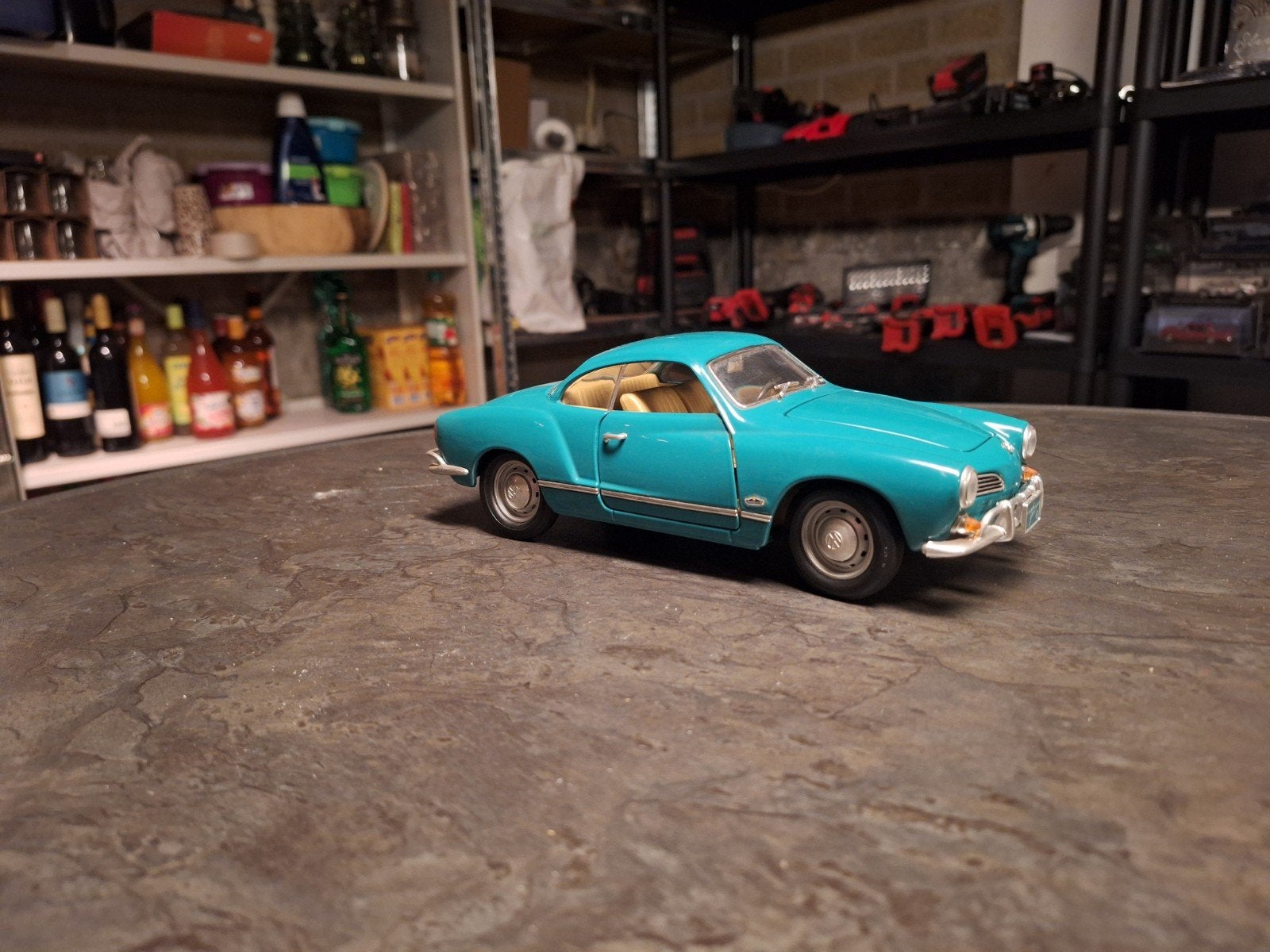Modelauto 1:18 auto volkswagen karmann - ghia  merk roadlege, Auto, ., Zo goed als nieuw, .