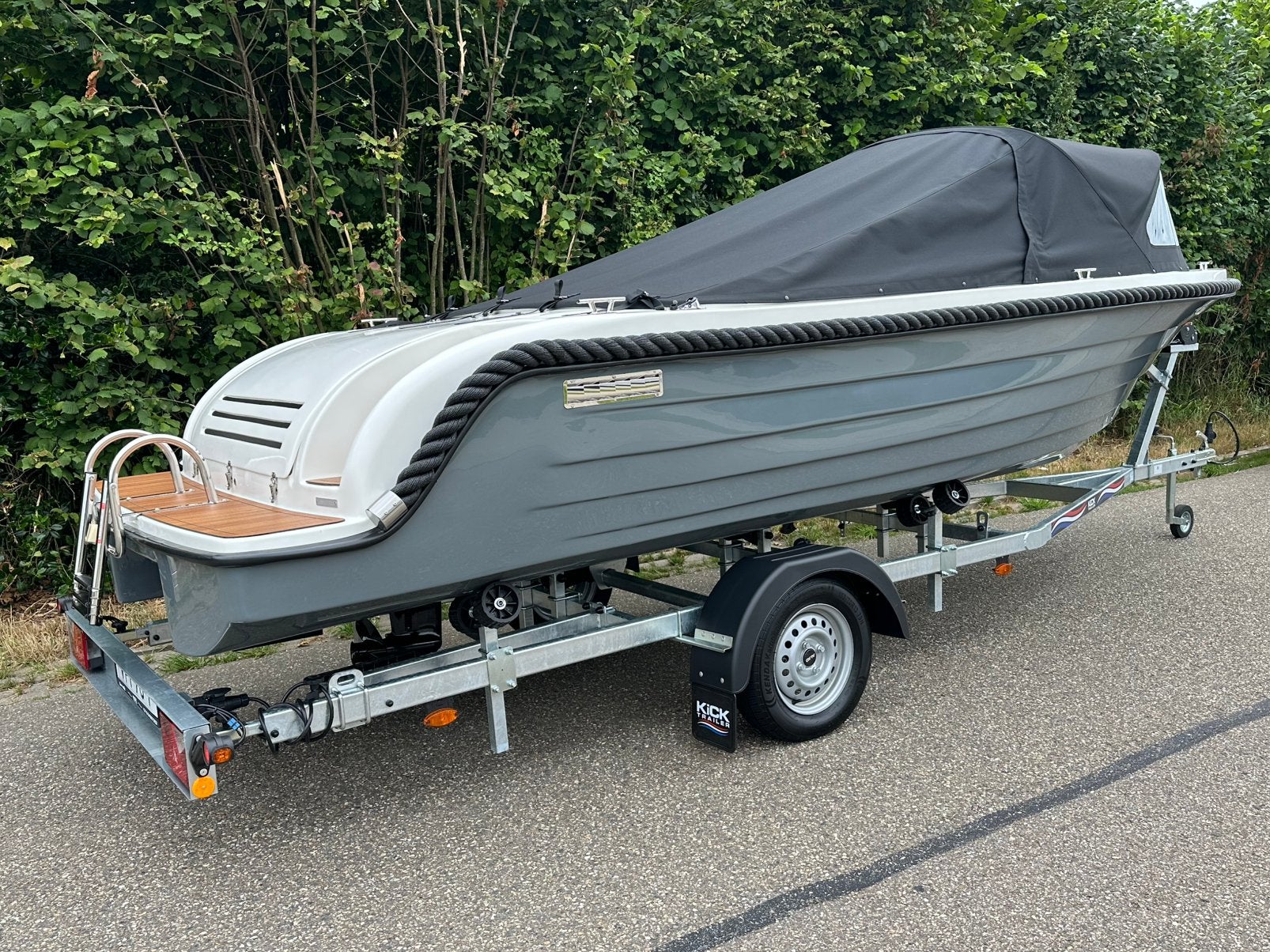 Prachtige Elegance 555 Tendersloep | 2026 | Luxe vol opties, Tender, Rondzit, Nieuw, Ophalen