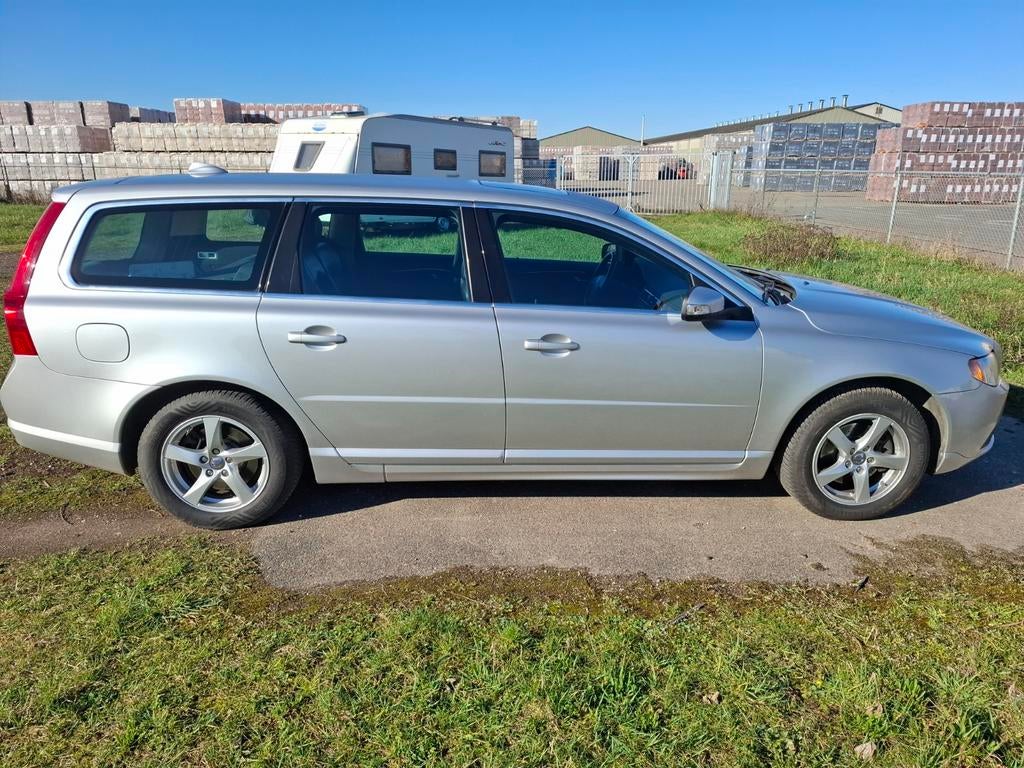 Volvo v70 3.2  6 cilinder 238 pk 2008 AWD summun Amerikaans, 238 pk, Zwart, Stationwagon, 3200 cc