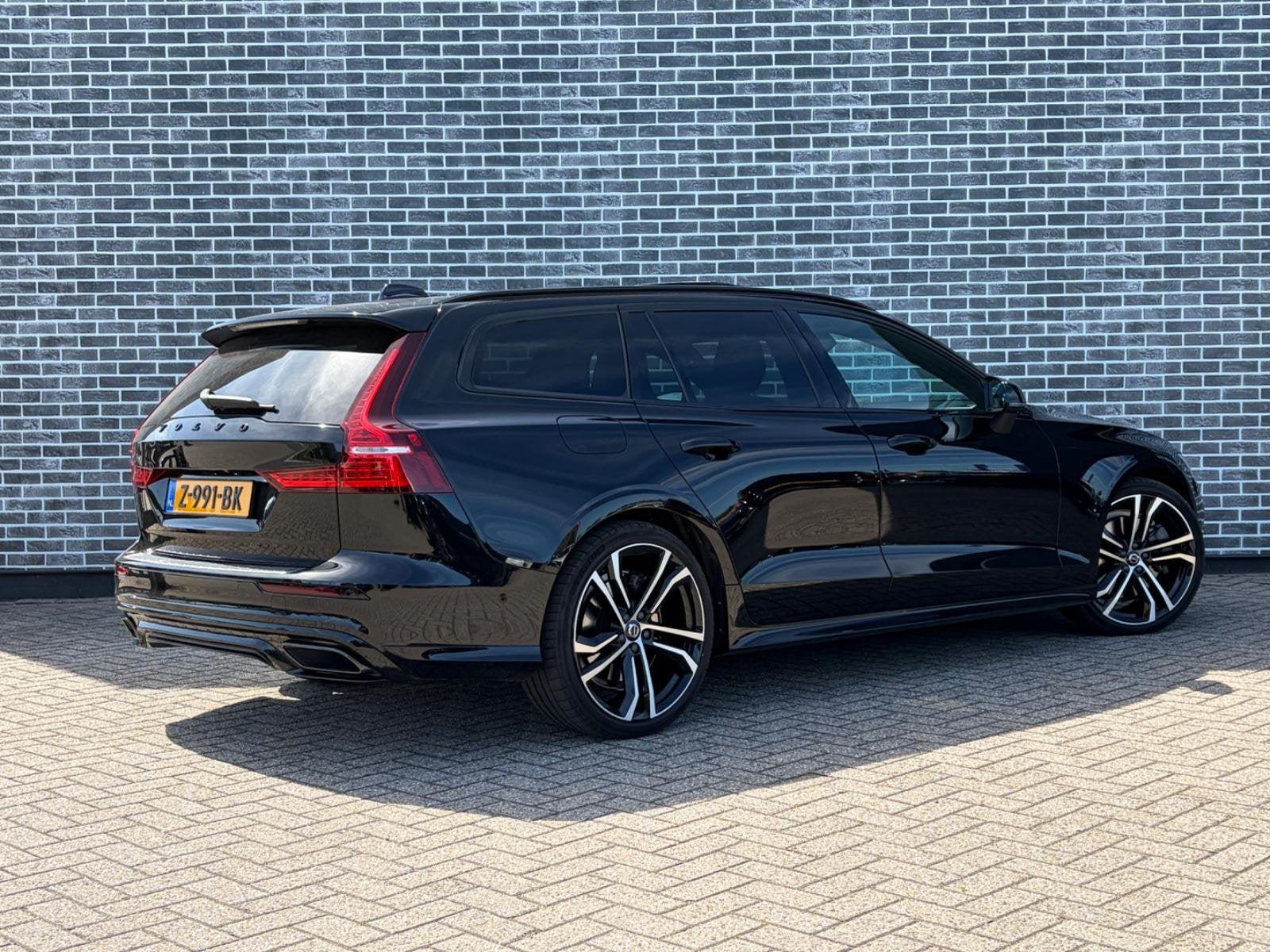 Volvo V60 2.0 T6 Plug-in Hybrid AWD Ultimate Dark | Long Ran, Auto's, Stof, Gebruikt, Euro 6, 4 cilinders