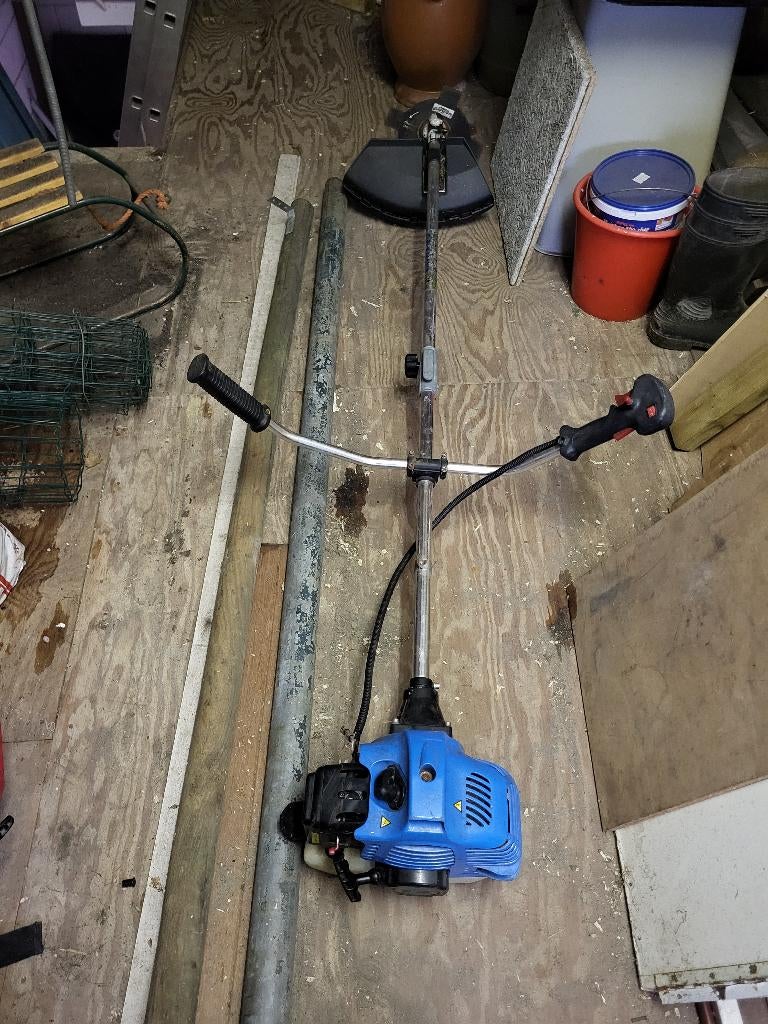 Bosmaaier gude, Ophalen, Zo goed als nieuw, 10 tot 30 cm, Benzine
