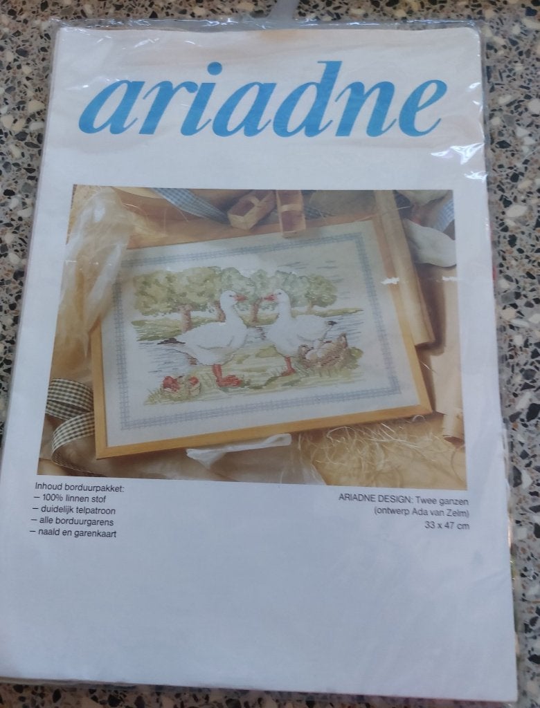 Borduurpakket Ariadne Twee Ganzen Ada van Zelm, Ophalen of Verzenden, Gebruikt, Handborduren, Borduurpakket