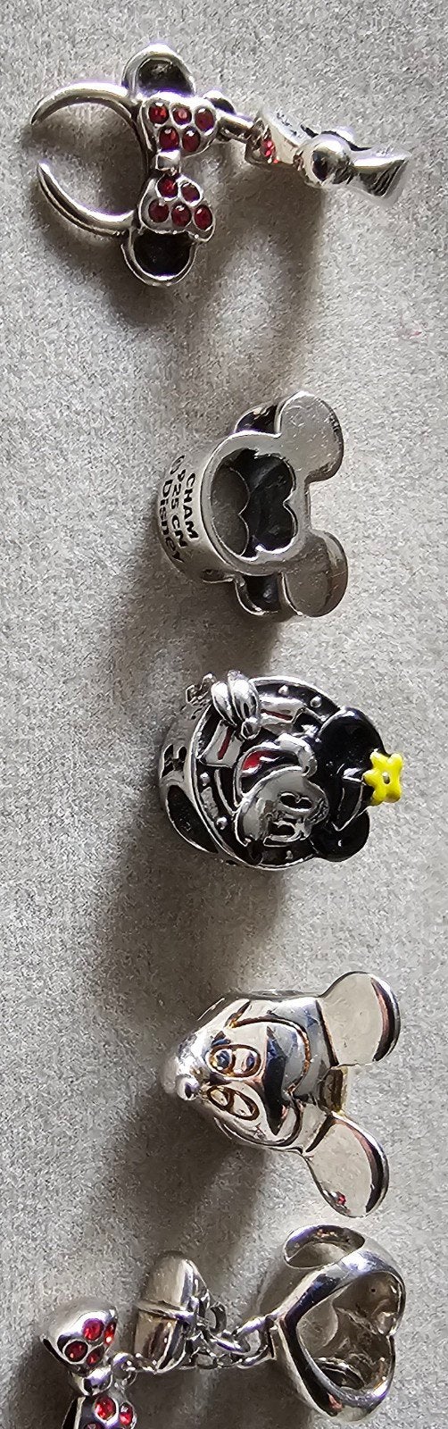 zilveren chamilia disney bedels., Pandora, Ophalen of Verzenden, Zo goed als nieuw, 4 bedels of meer