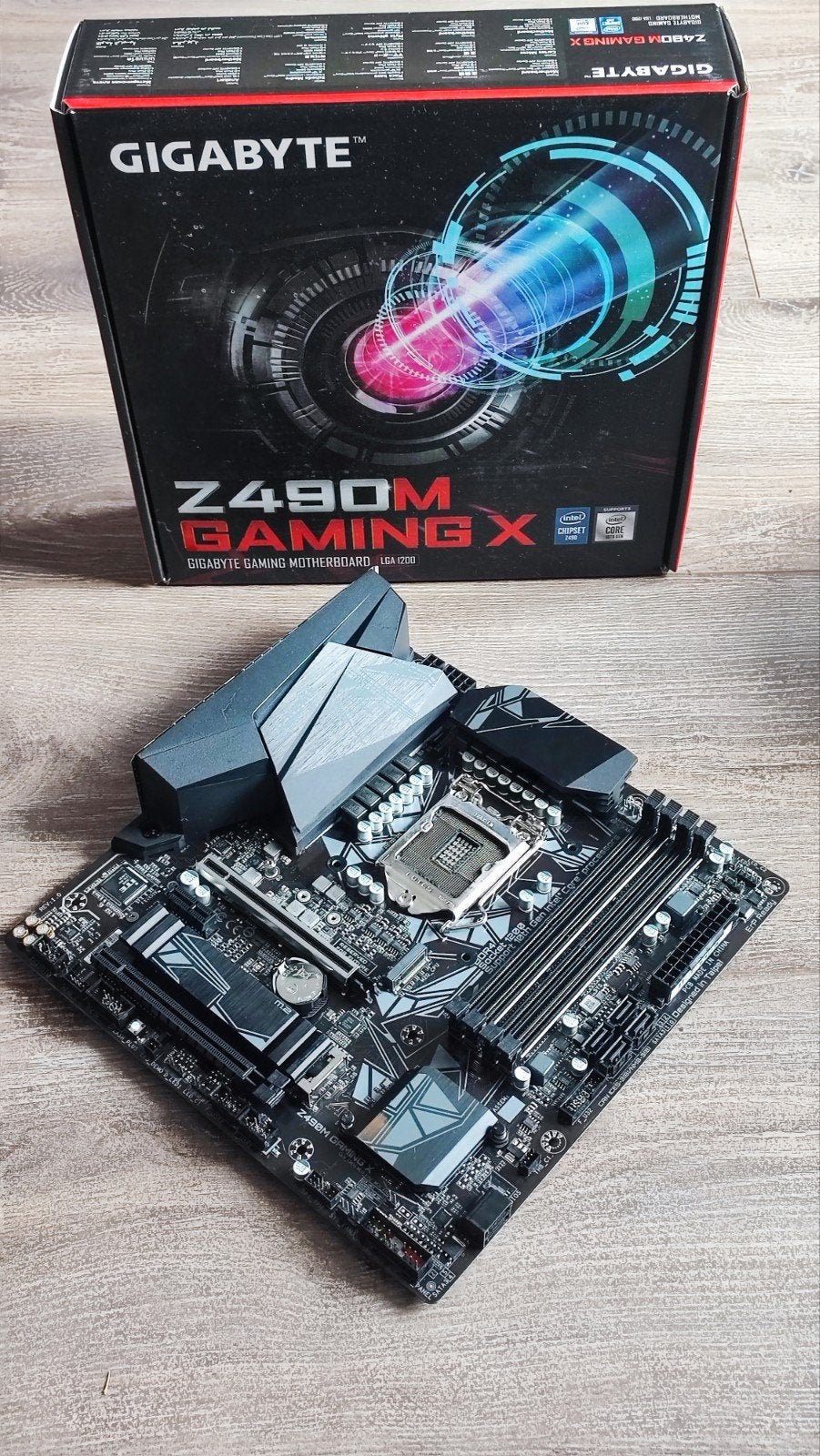 Gigabyte Z490M Gaming X. Socket 1200. micro-ATX., Computers en Software, Moederborden, DDR4, Refurbished, Socket 1200, Ophalen of Verzenden