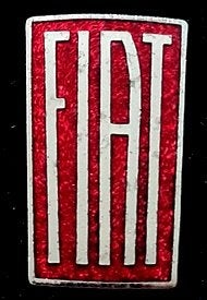 FIAT pin- rood zilverkleur emaille- grote maat, Verzamelen, Verzenden, Nieuw, Transport, Speldje of Pin