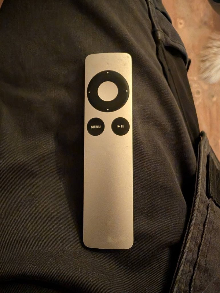 Apple TV Remote A1294 aluminium - werking onbekend, Ophalen of Verzenden, Gebruikt, Origineel, Mediaspeler