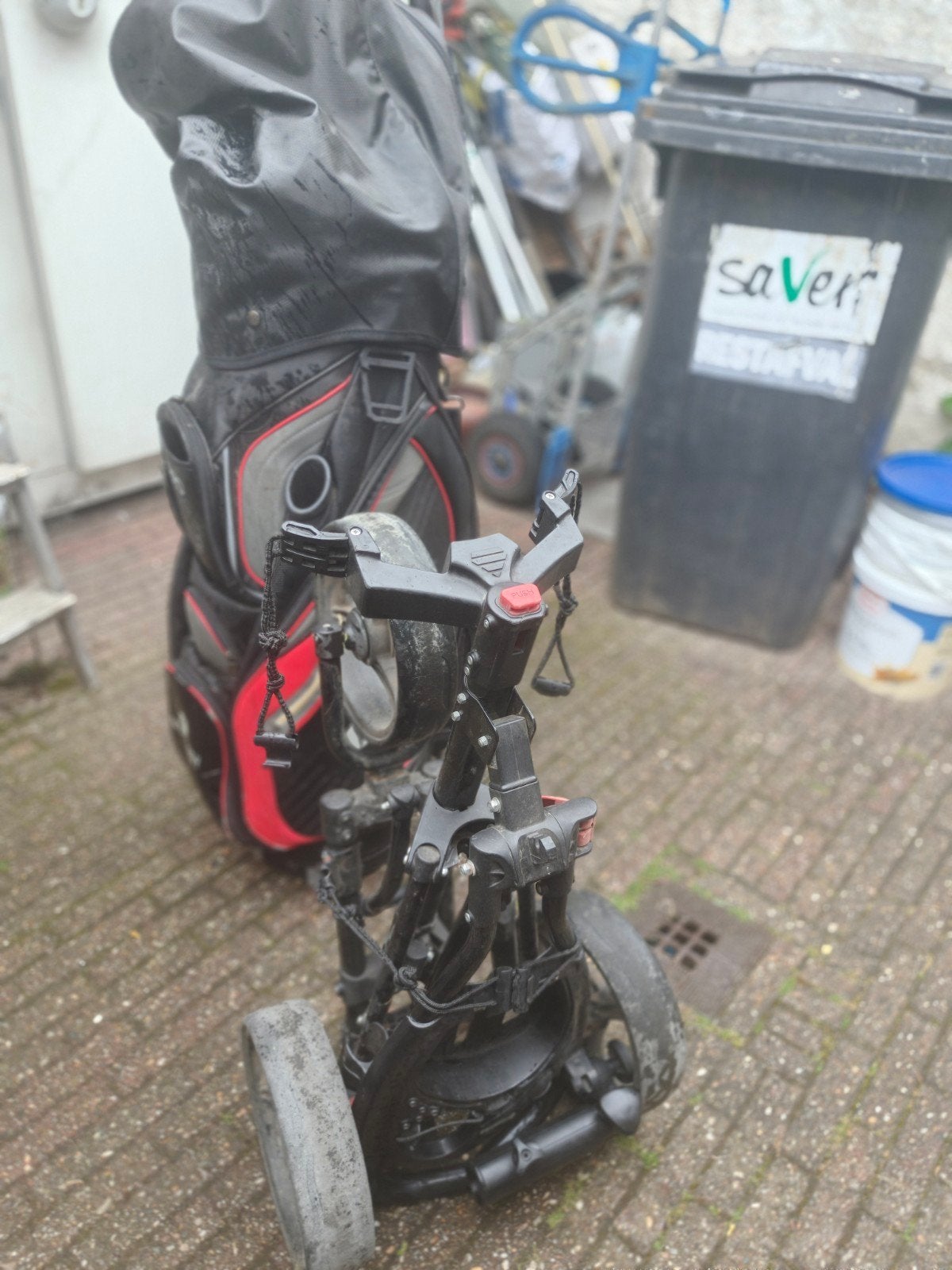 Golfkar en golftas +100 gebruikte golfballen, Sport en Fitness, Golf, Ophalen, Gebruikt, Golfkar