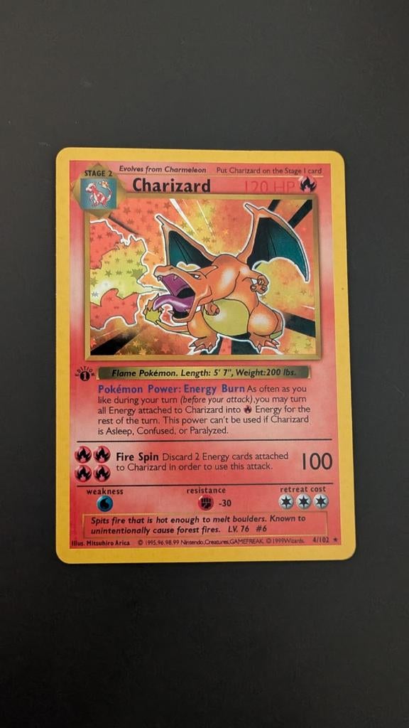Charizard Pokémon kaart, Ophalen of Verzenden, Zo goed als nieuw, Losse kaart