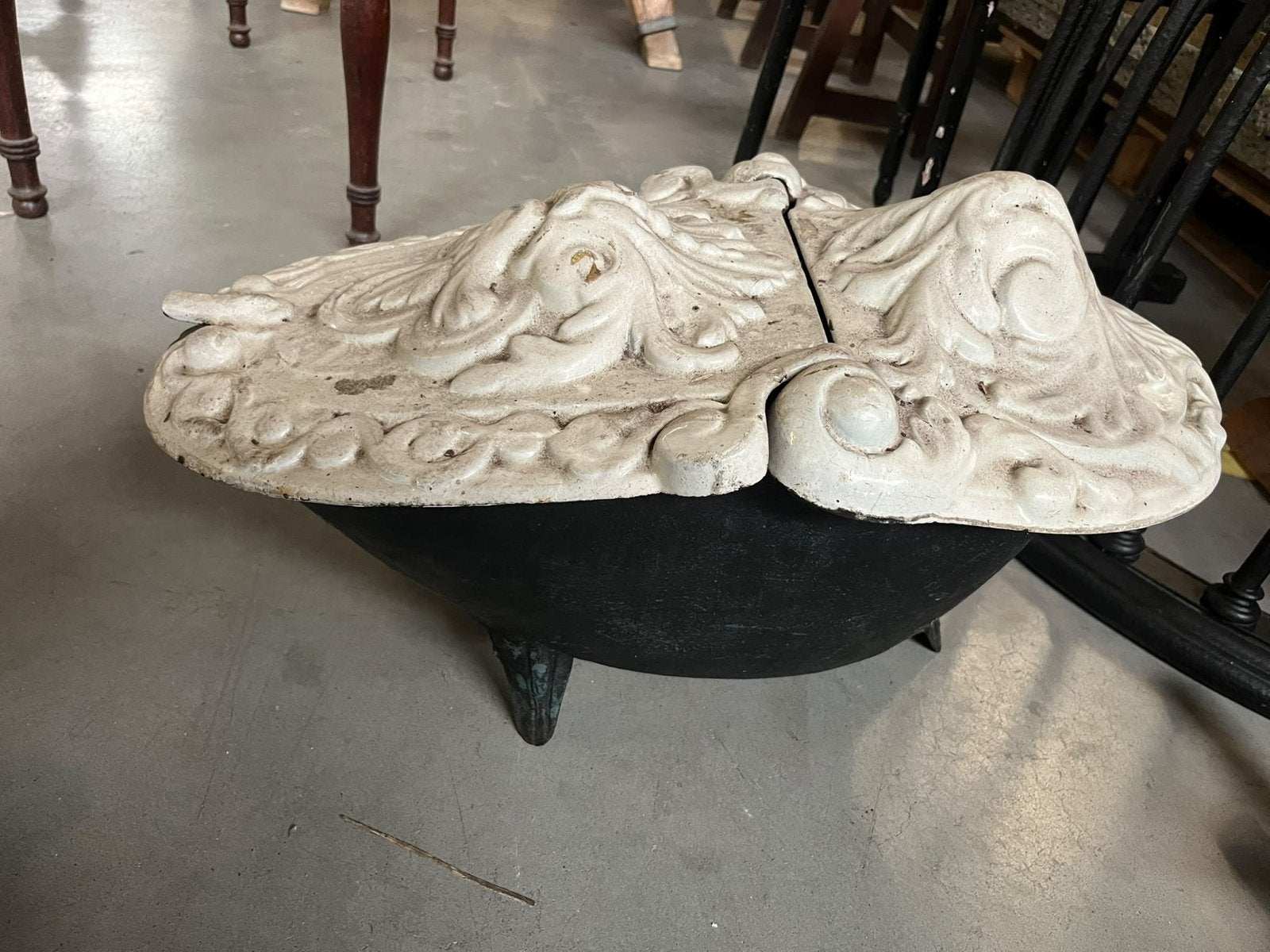 Antieke Kolenkit met Sierlijke Decoratie, Ophalen of Verzenden