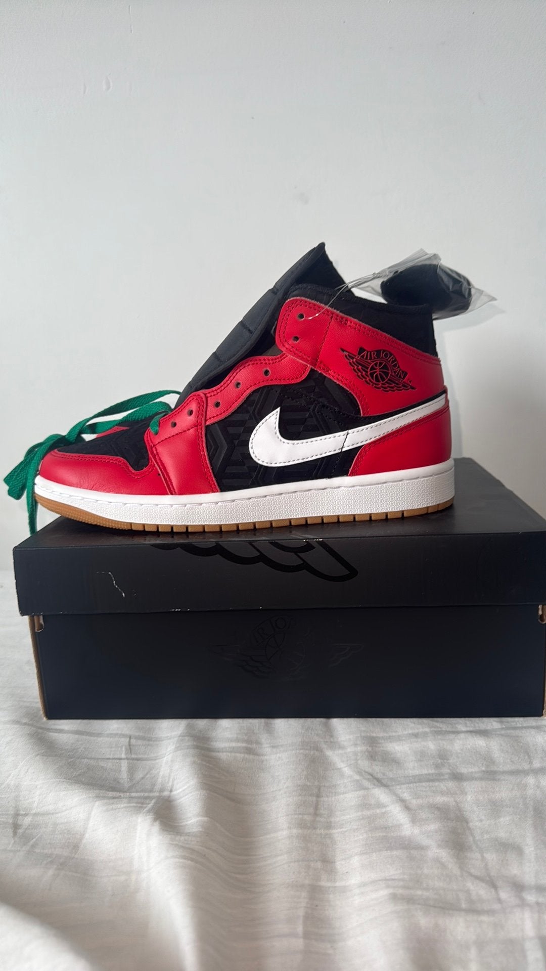 Air Jordan 1 Mid Se (EUR 42,5), Ophalen of Verzenden, Nieuw, Overige kleuren