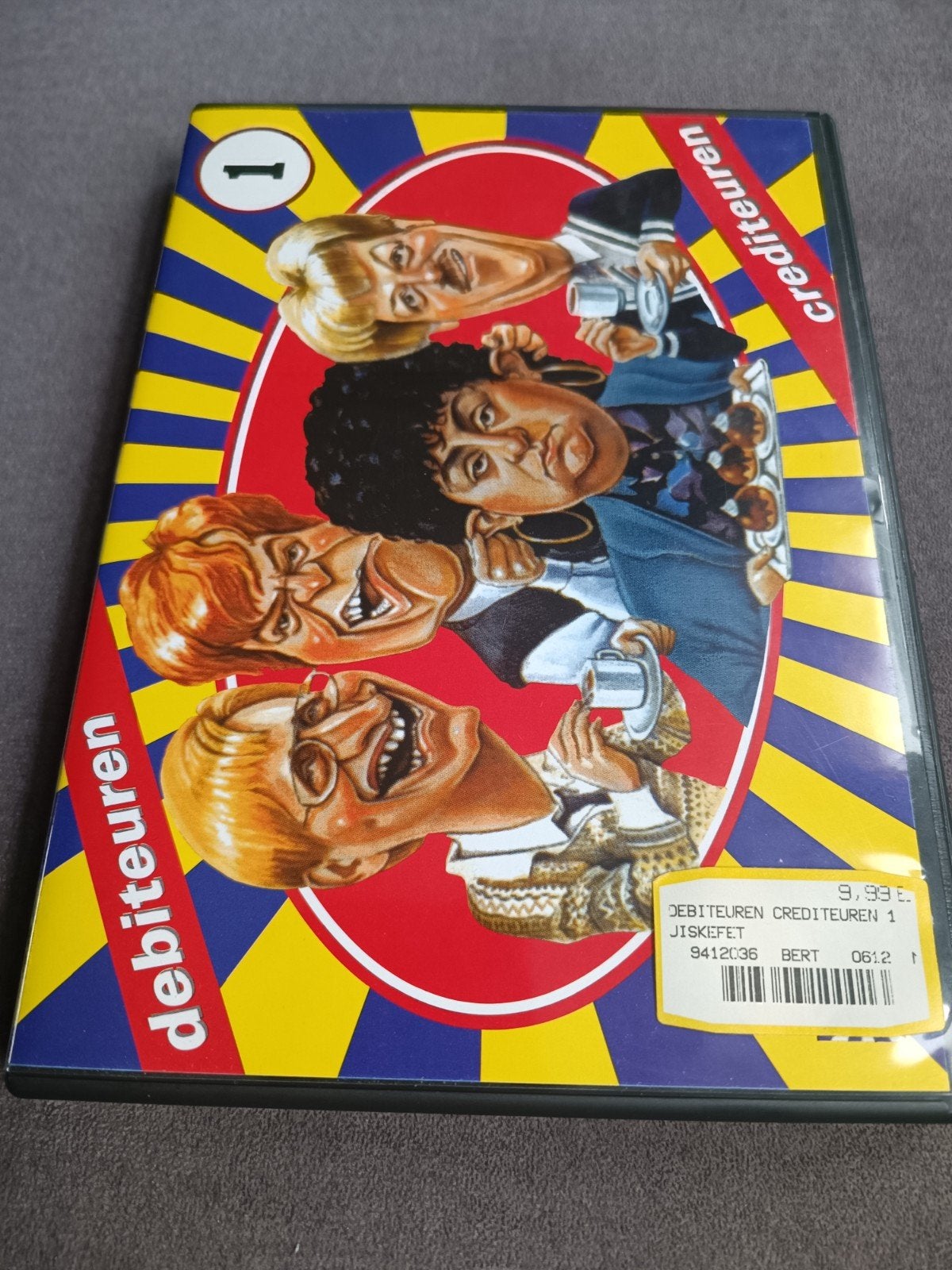 Debiteuren crediteuren 1 - dvd, Alle leeftijden, Ophalen of Verzenden, Zo goed als nieuw, Stand-up of Theatershow
