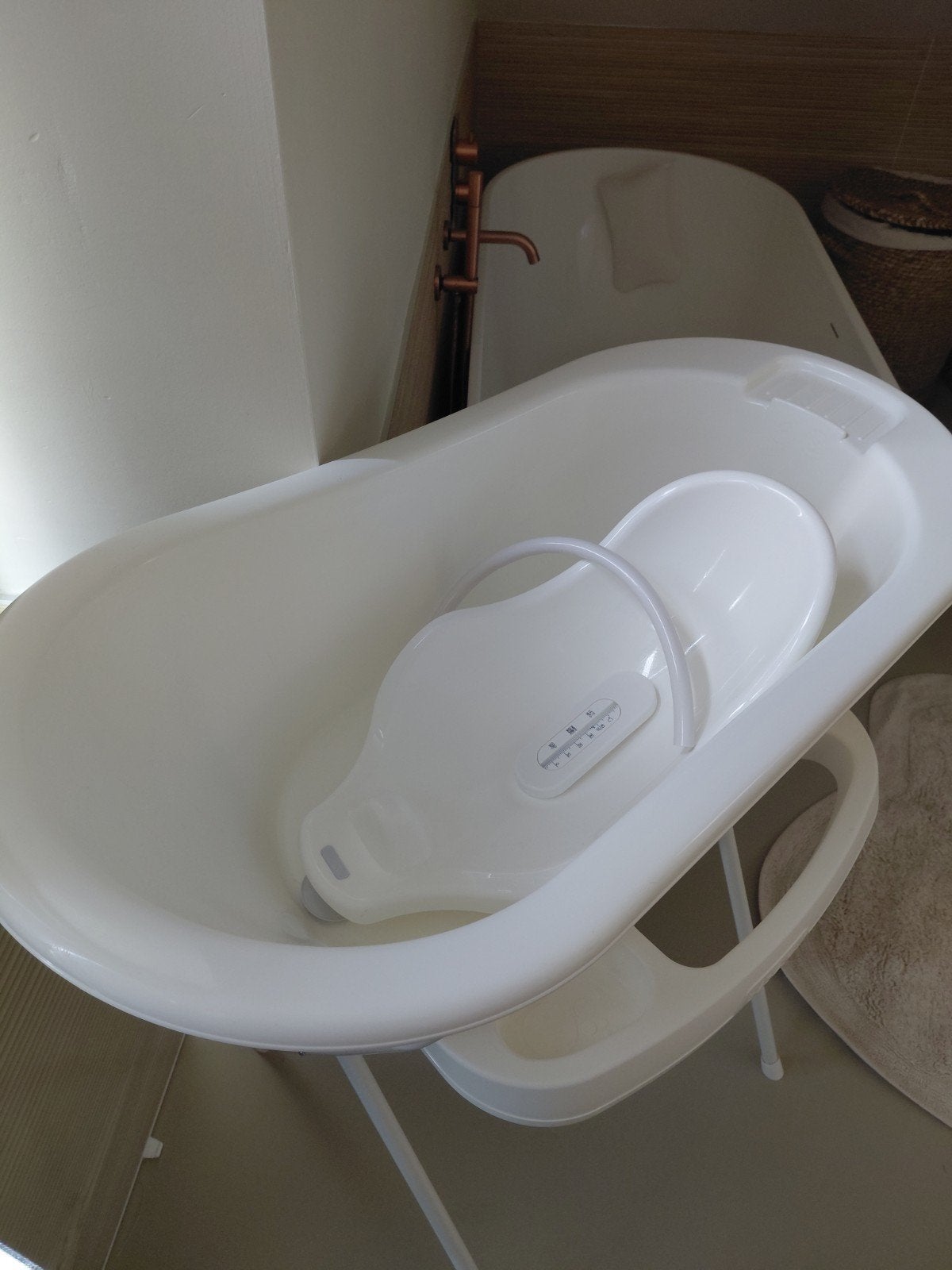 Bébé-jou badje met standaard en badzitje, Ophalen, Zo goed als nieuw, Badje, Bébé-jou