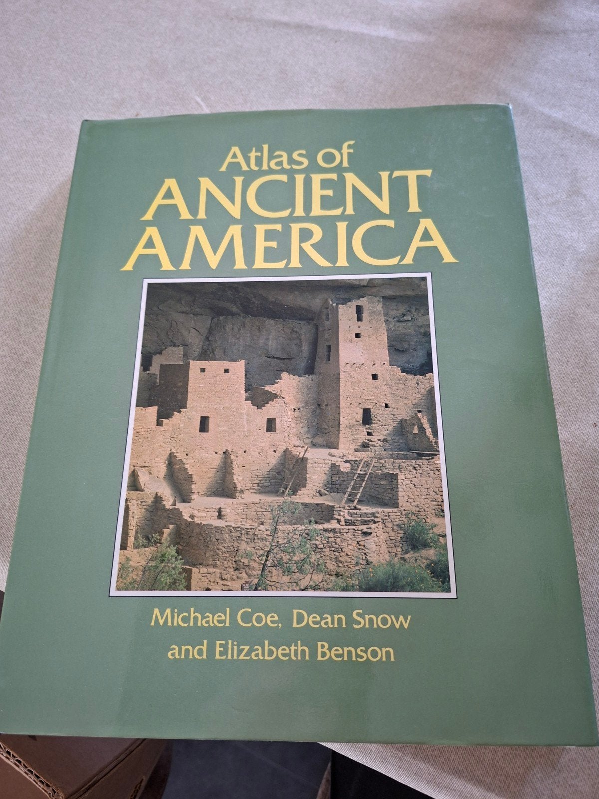 Michael Coe - Atlas of Ancient America, Overige atlassen, Overige gebieden, Ophalen of Verzenden, Zo goed als nieuw