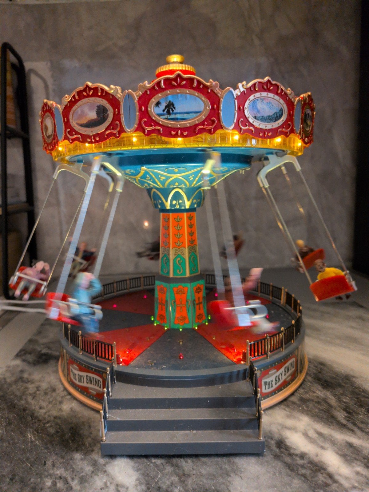 Lemax Sky Swing Carnival zweefmolen kerst kerstdorp, Diversen, Kerst, Ophalen, Gebruikt