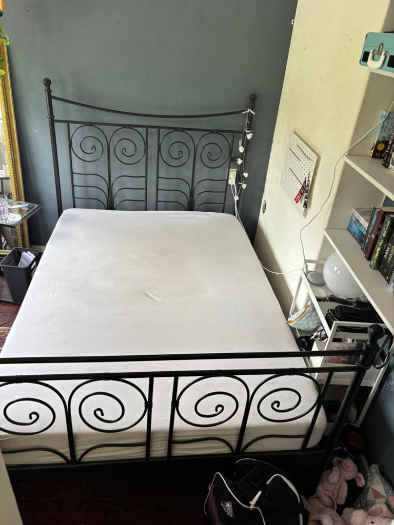 Tweepersoonsbed met metalen frame en lattenbodem, Gebruikt, Zwart, Tweepersoons, 200 cm