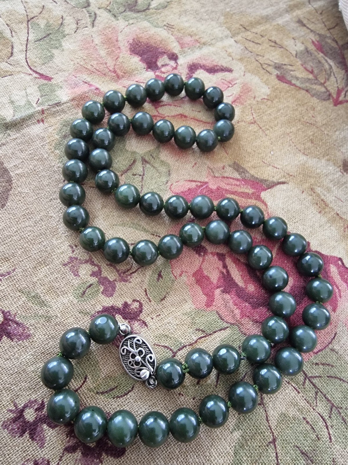 antiek jade / nefriet collier met zilver slotje, Verzenden, Zo goed als nieuw