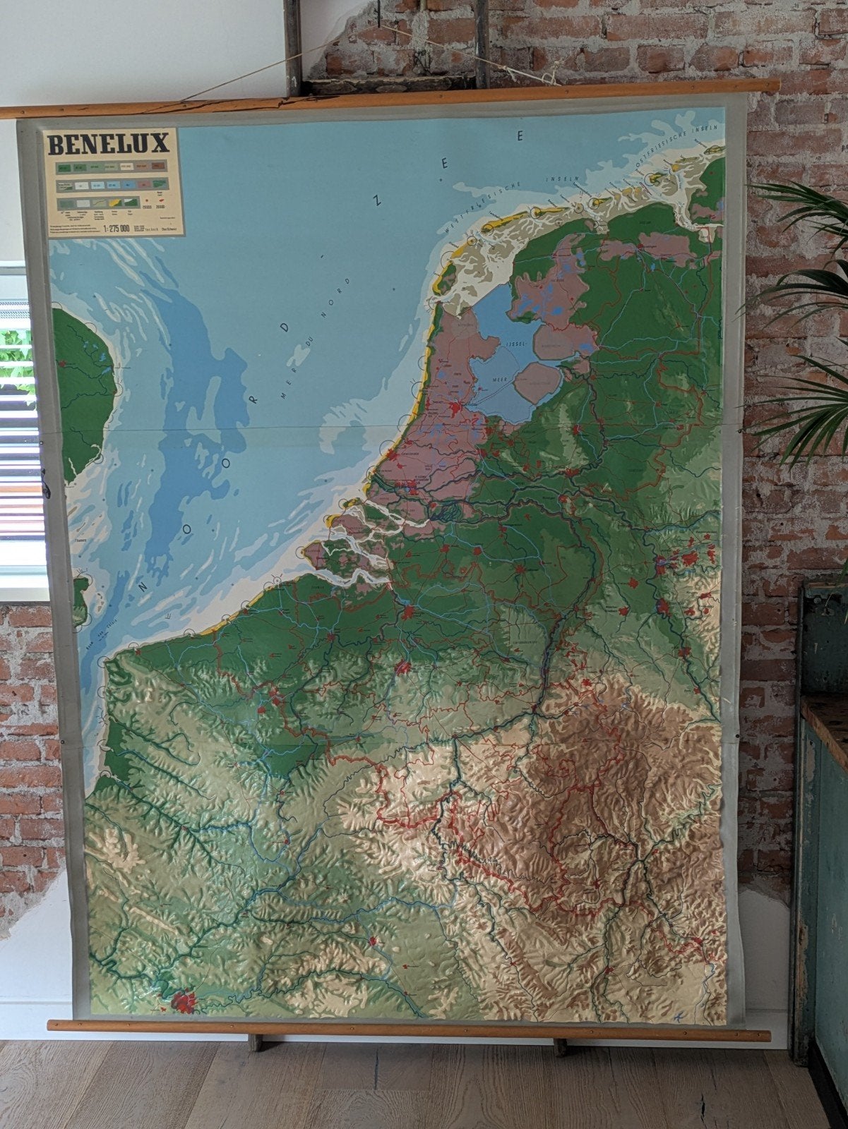 Vintage 3D Reliëf Wandkaart Benelux - AG für Relief-Technik, Antiek en Kunst, Ophalen of Verzenden, Aardrijkskunde