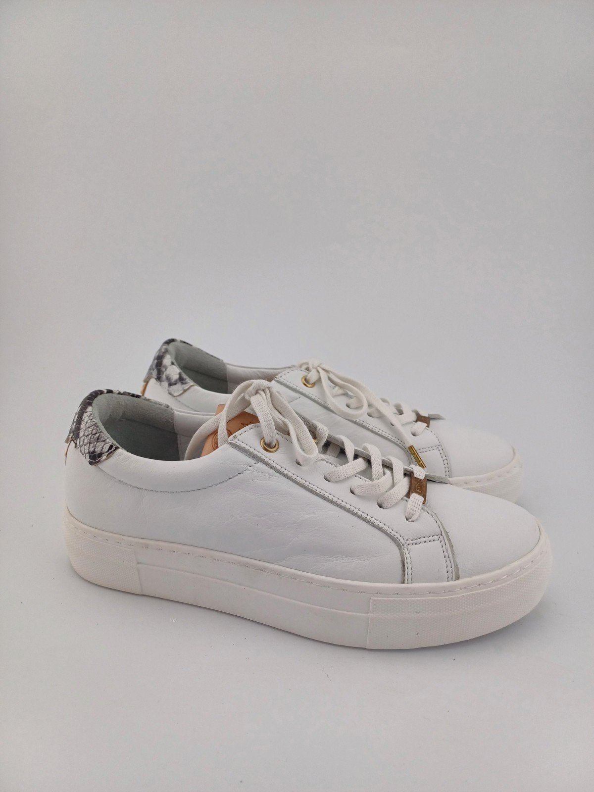 Witte leren sneakers Fred de la bretoniere 36, Kleding | Dames, Schoenen, Ophalen of Verzenden, Zo goed als nieuw, Wit, Sneakers of Gympen